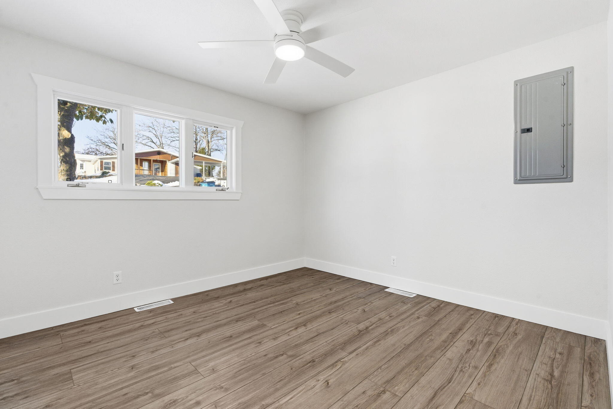139 Lakeshore Drive Property Photo 18