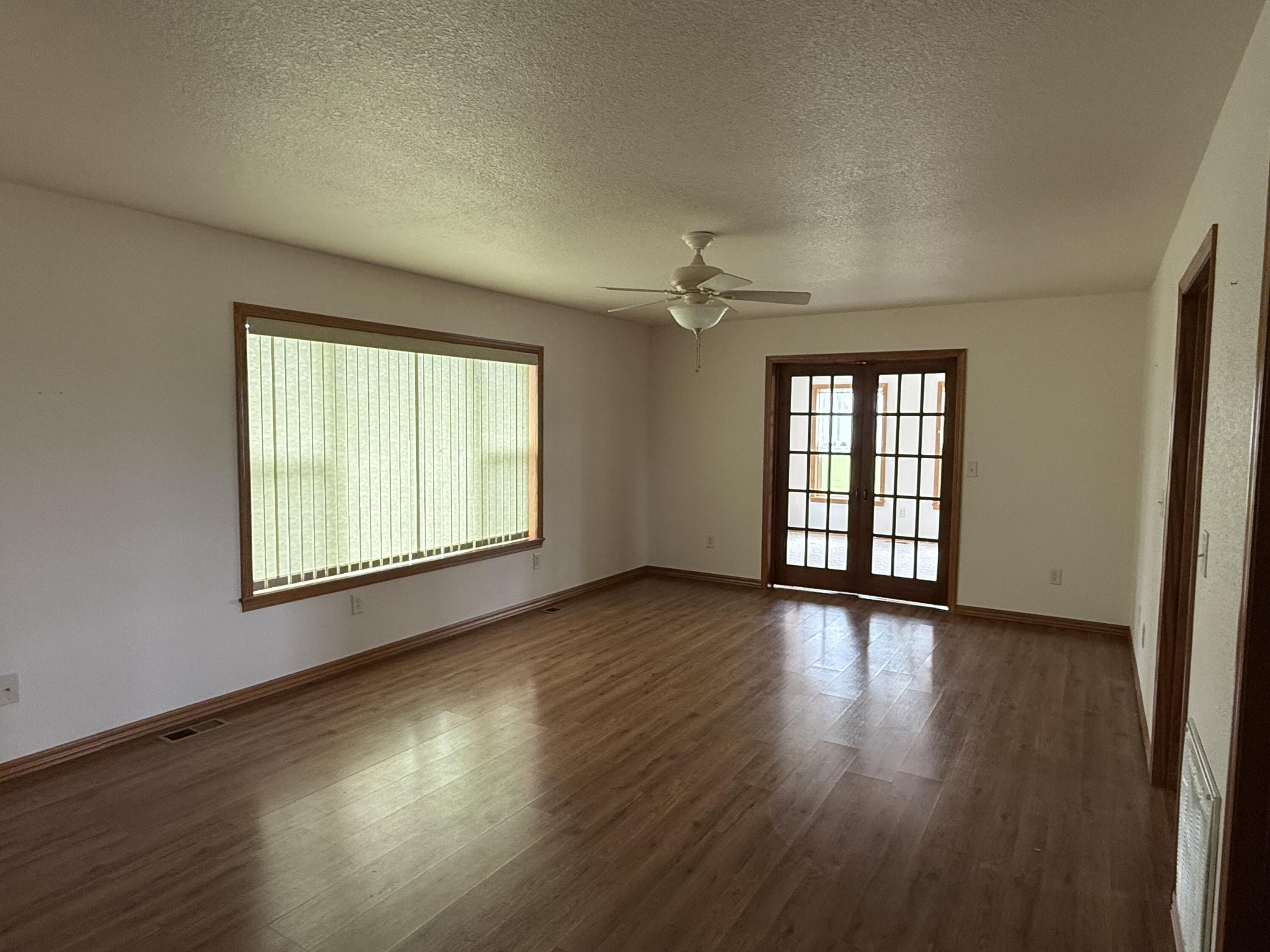 26001 Highway Ee Property Photo 4
