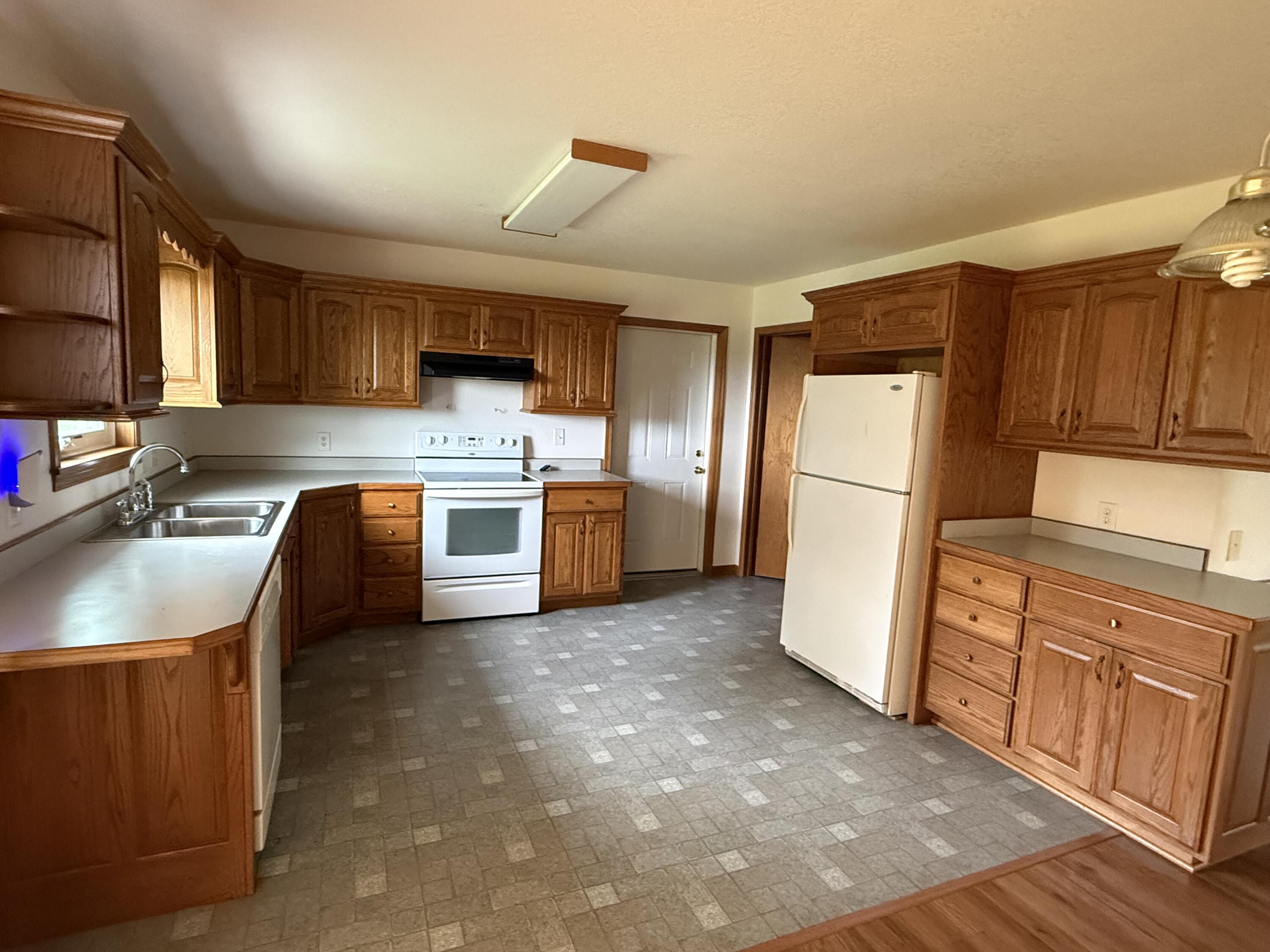 26001 Highway Ee Property Photo 16