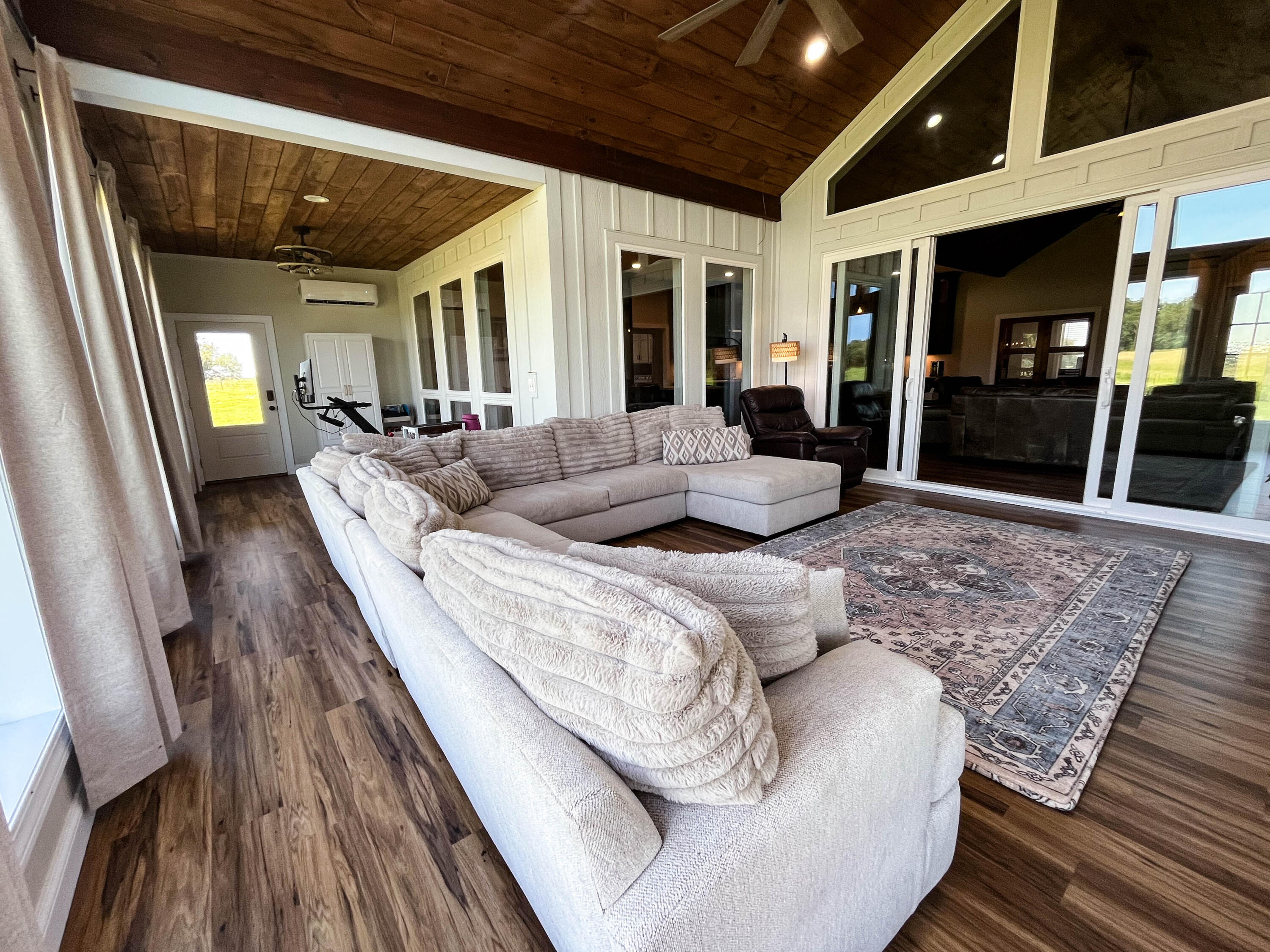 60325865 Property Photo 40