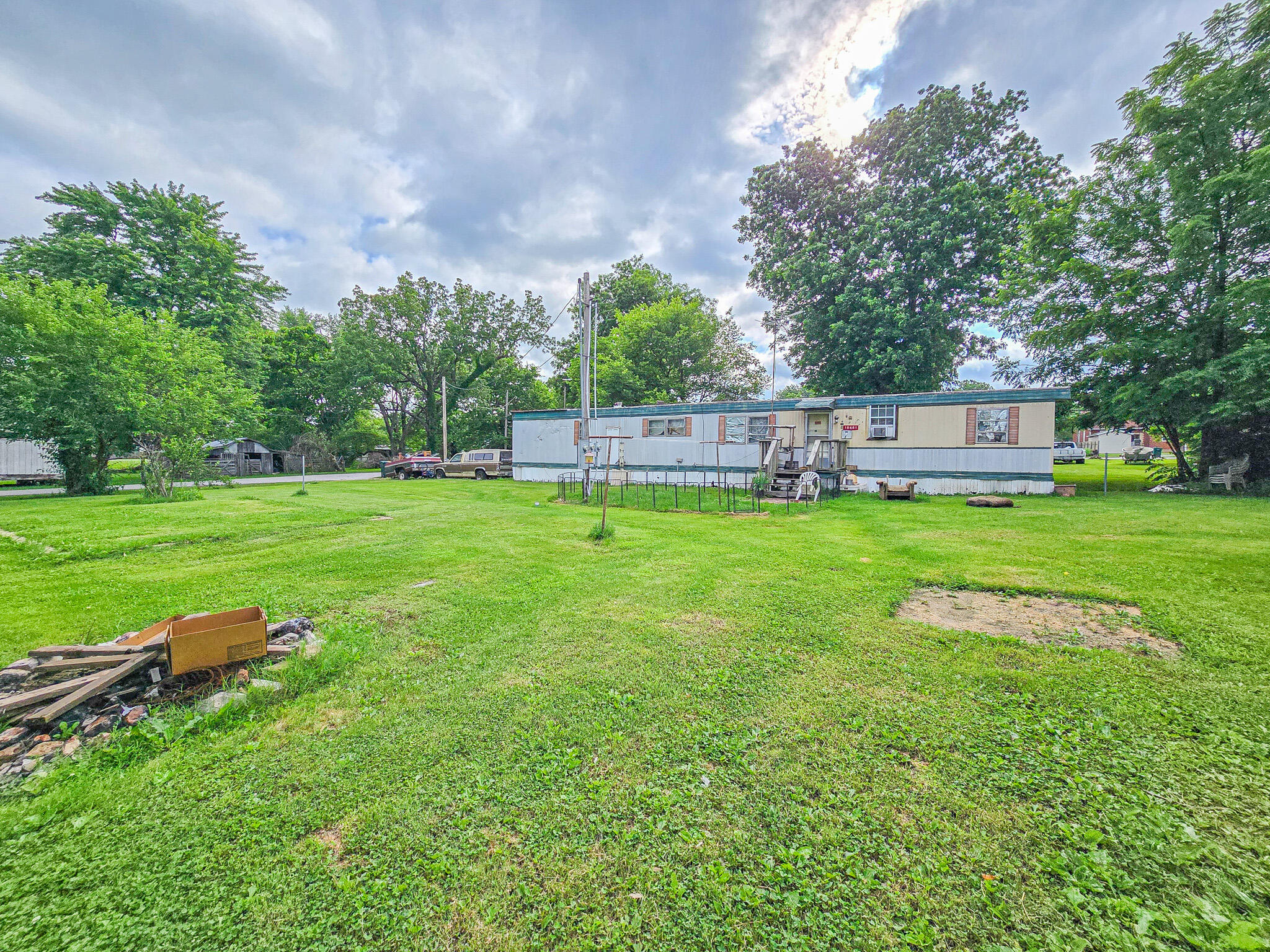 18800 2nd Avenue Property Photo 5