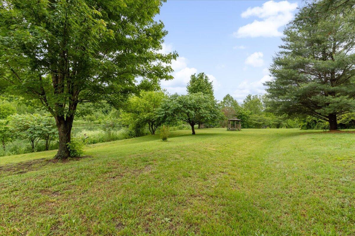21 Lakeview Lane Property Photo 12