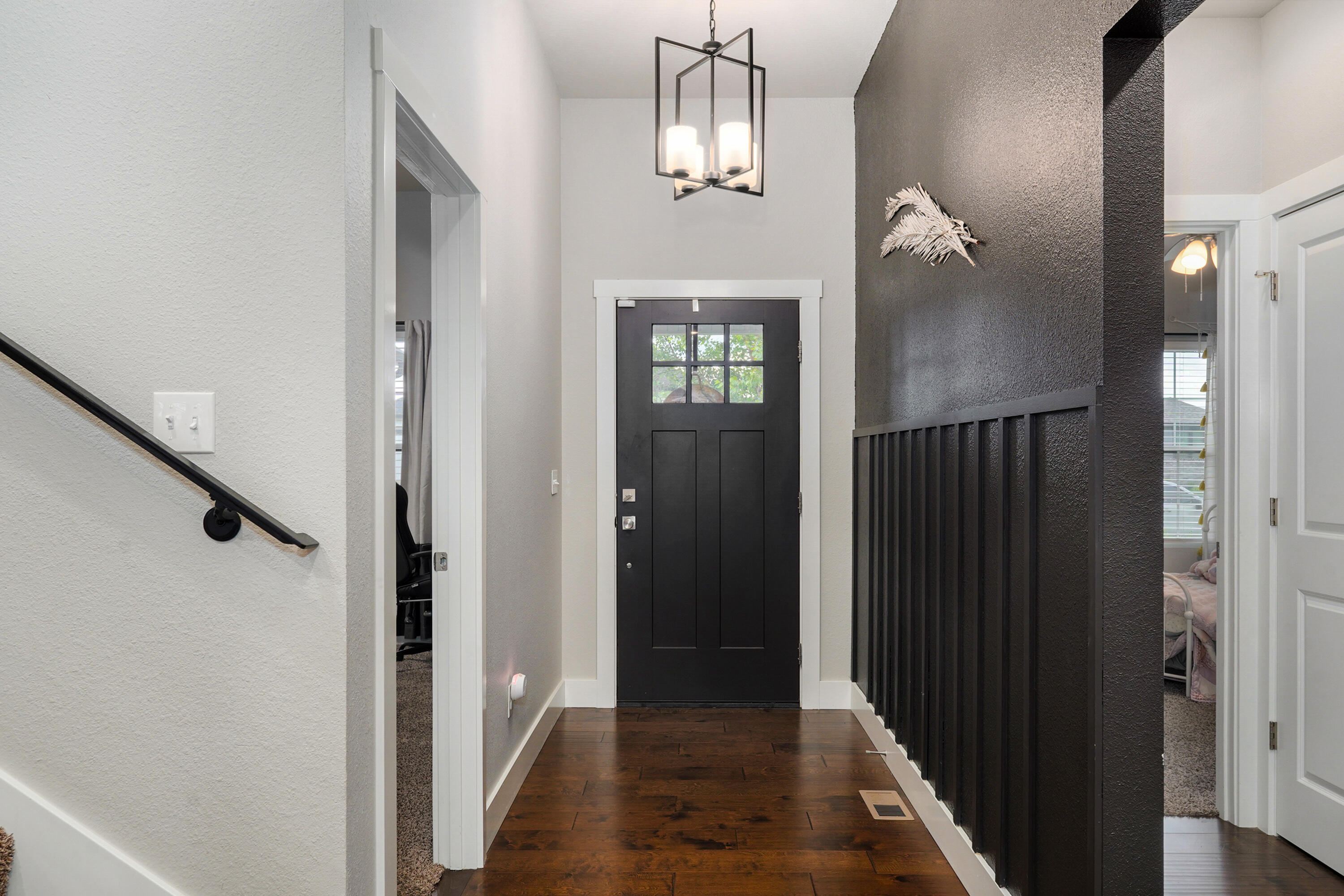 932 East Downshire Drive Property Photo 6