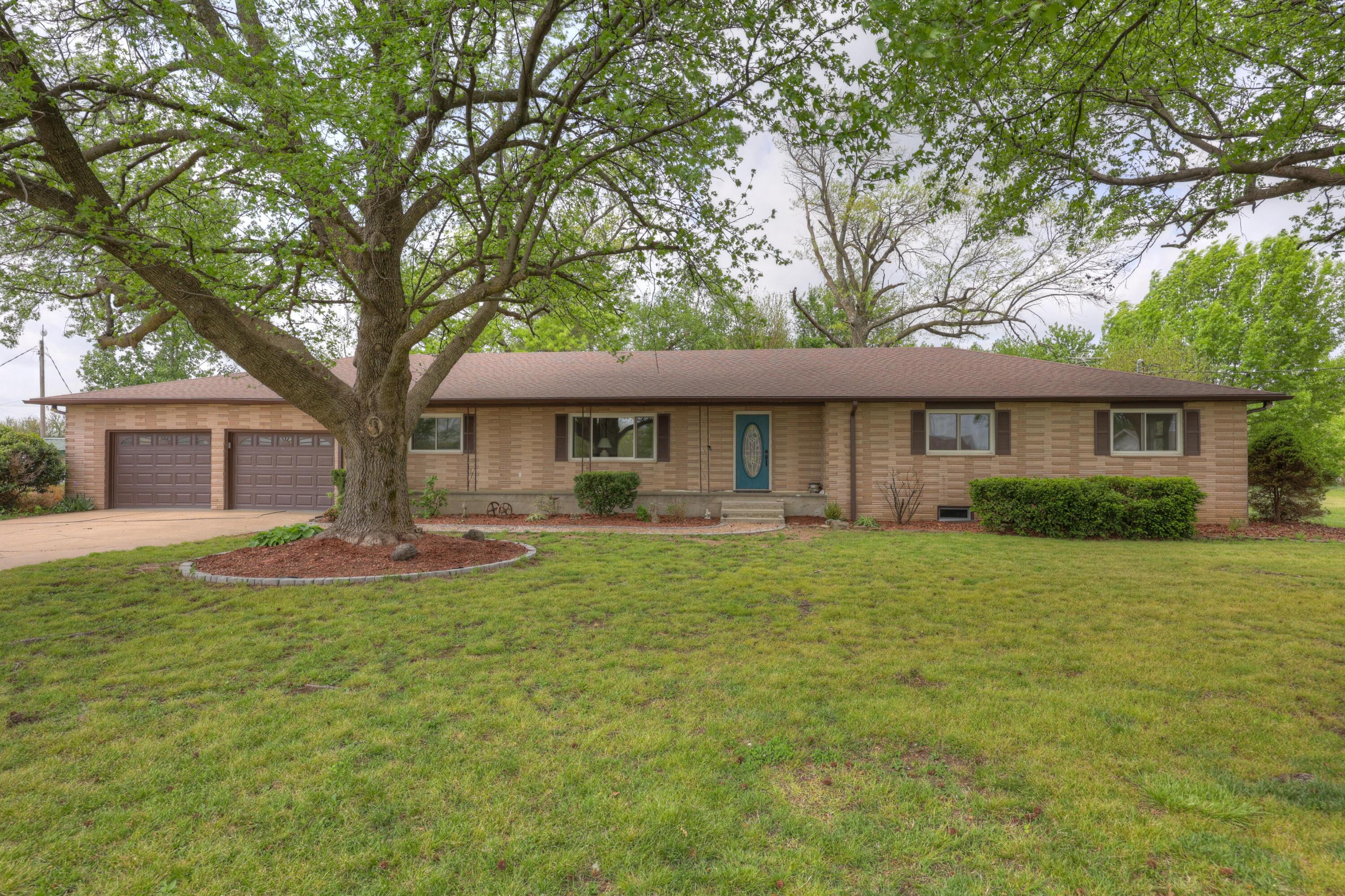13200 Oregon Lane Property Photo 1