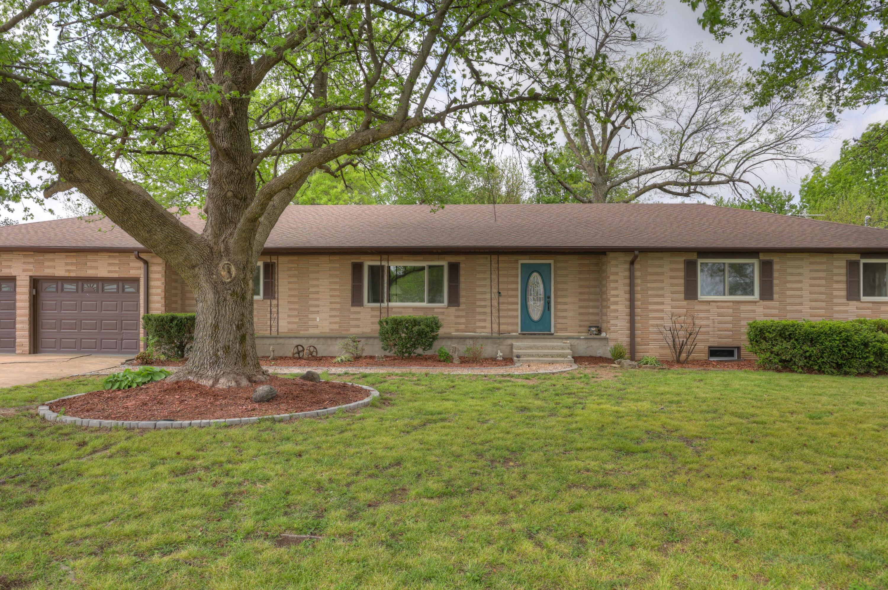 13200 Oregon Lane Property Photo 2