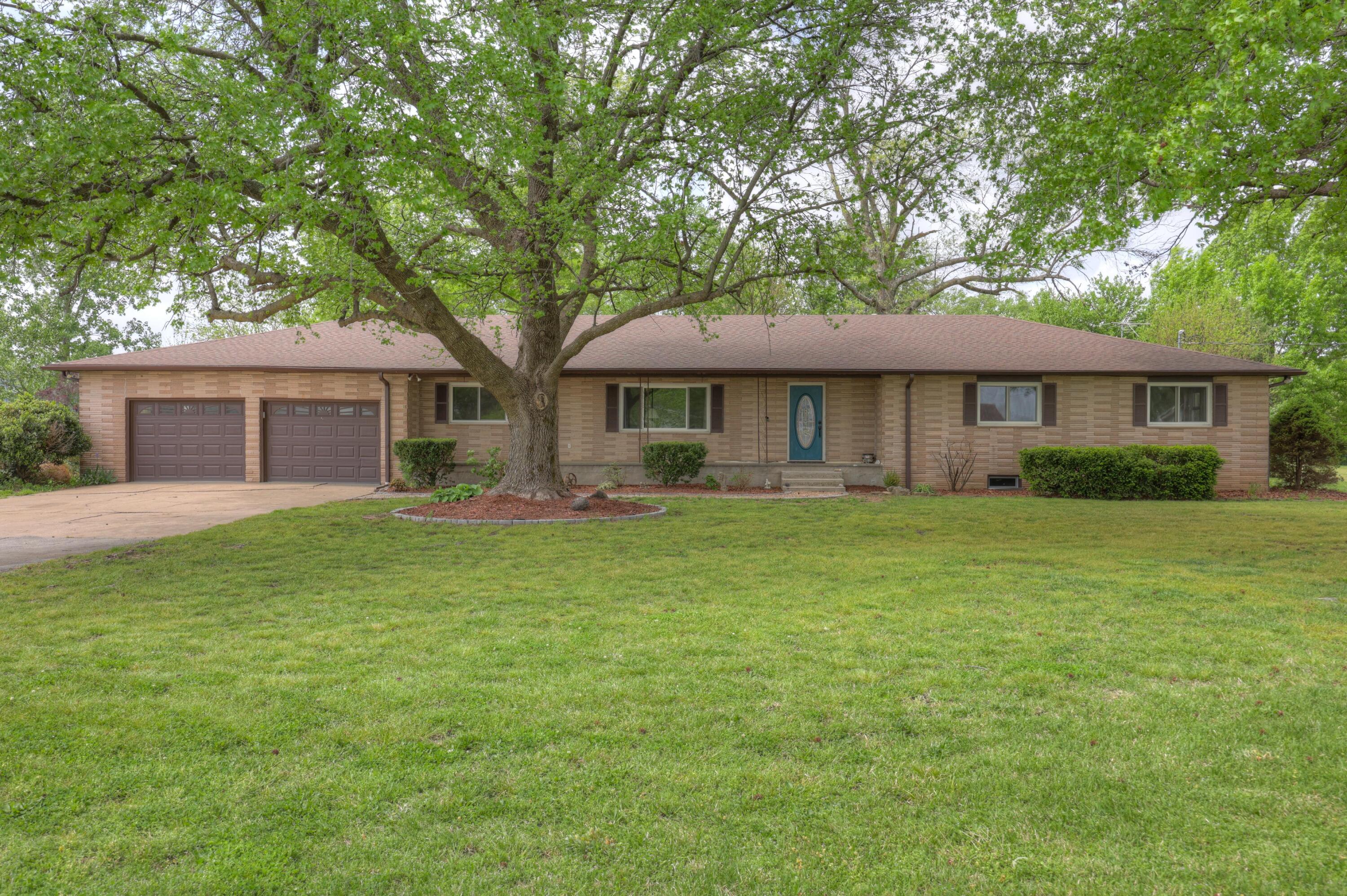 13200 Oregon Lane Property Photo 3