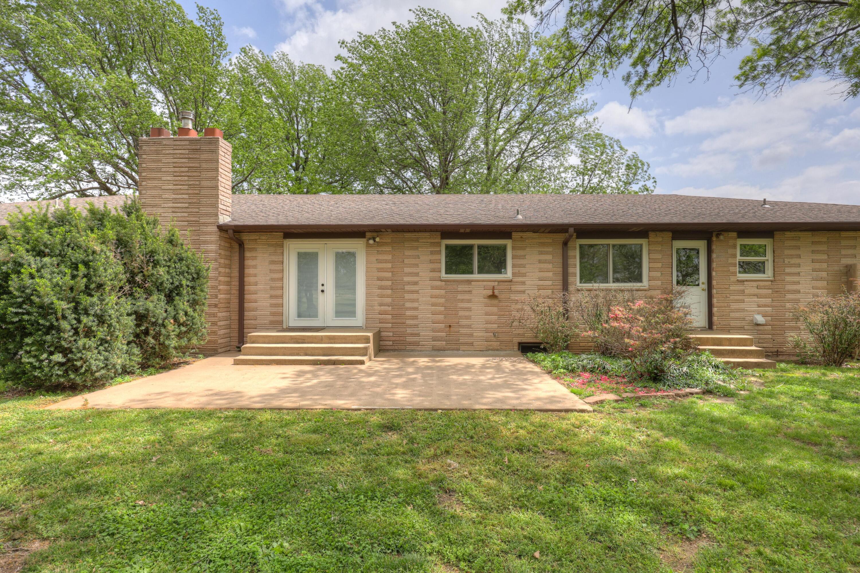 13200 Oregon Lane Property Photo 10