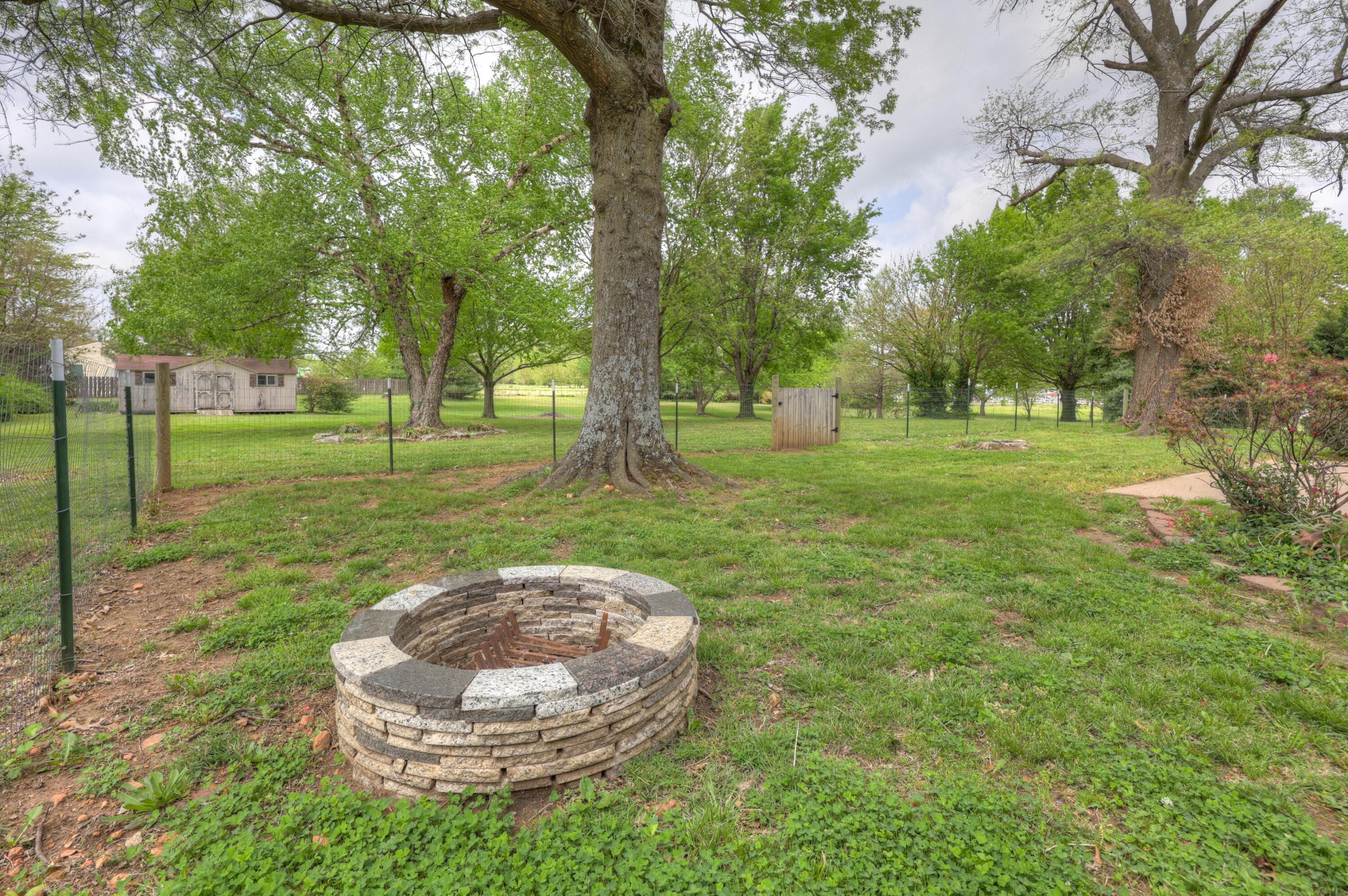 13200 Oregon Lane Property Photo 11