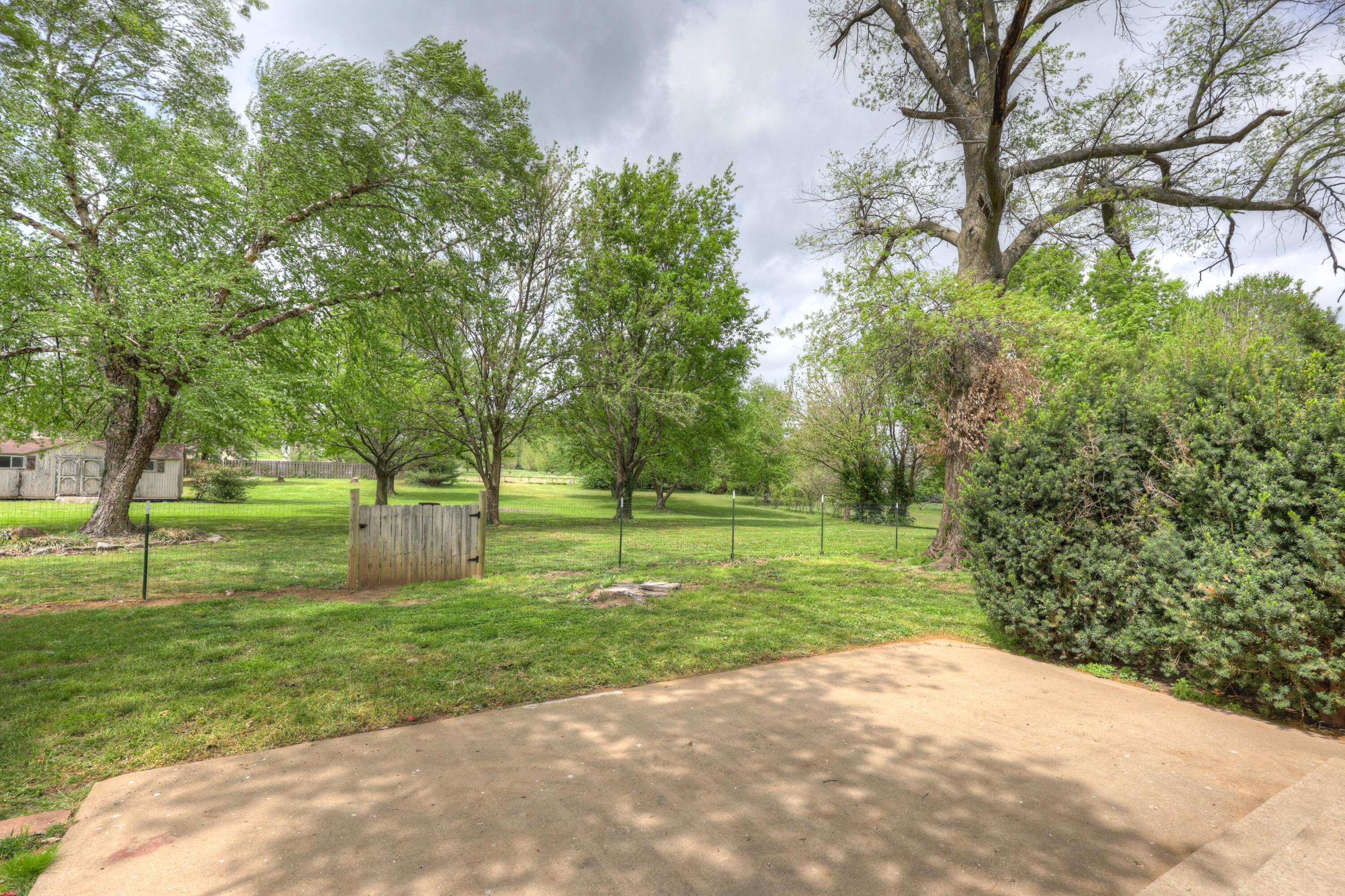 13200 Oregon Lane Property Photo 12