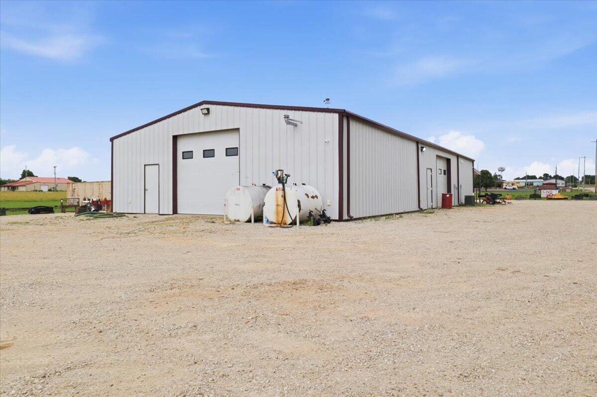 1350 Azalea Street Property Photo 5