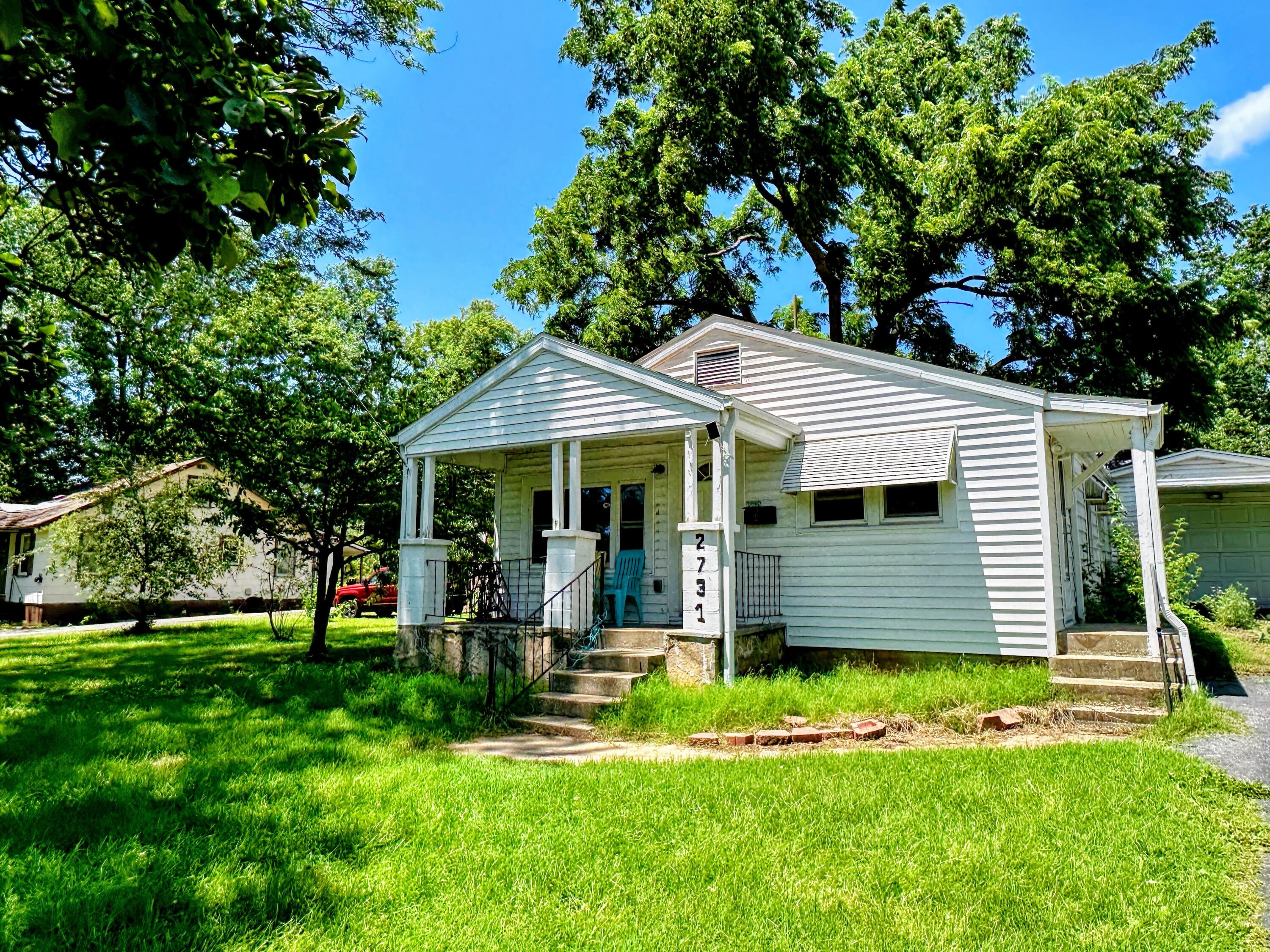 2731 West Walnut Street Property Photo 1