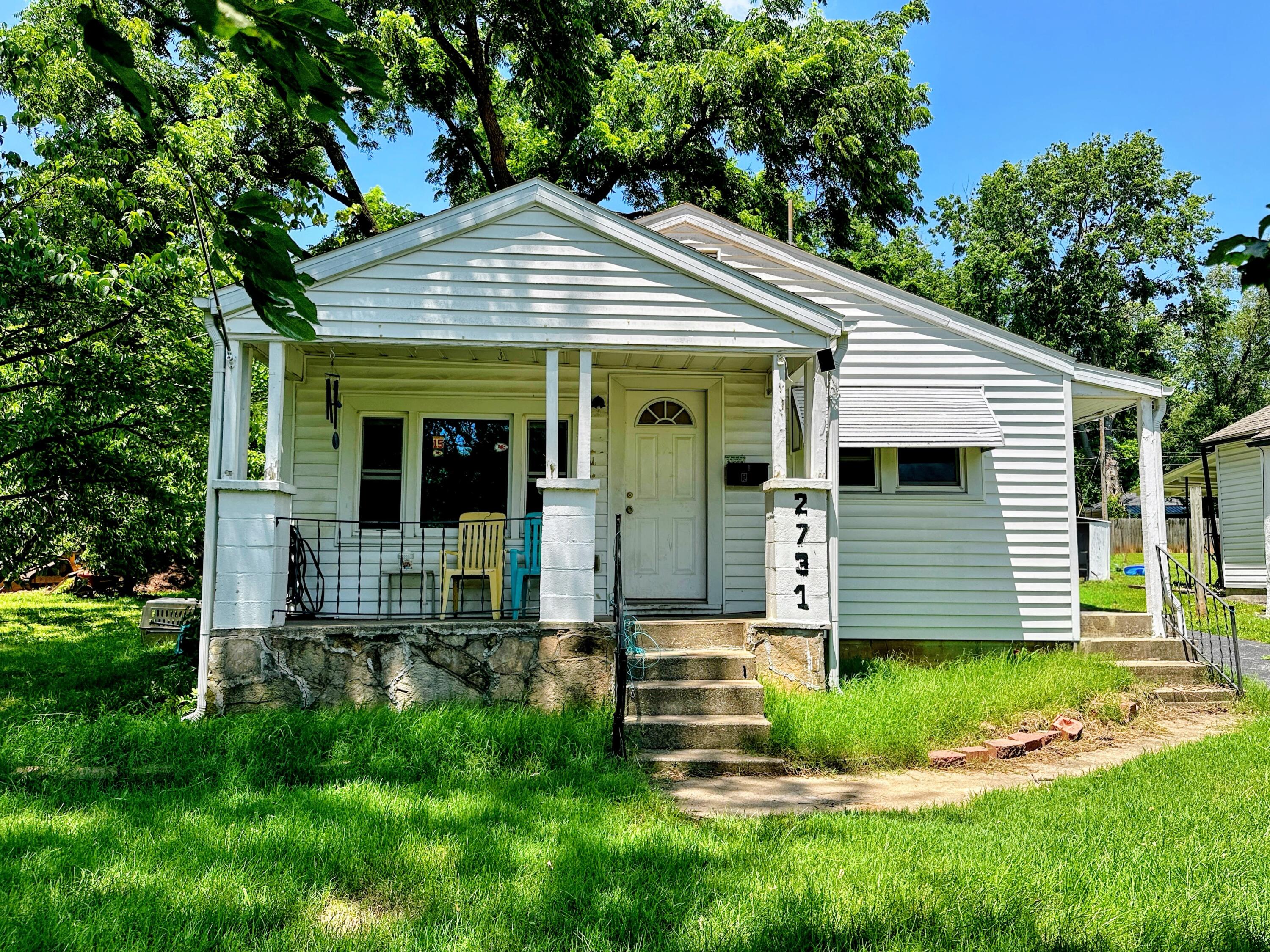 2731 West Walnut Street Property Photo 2