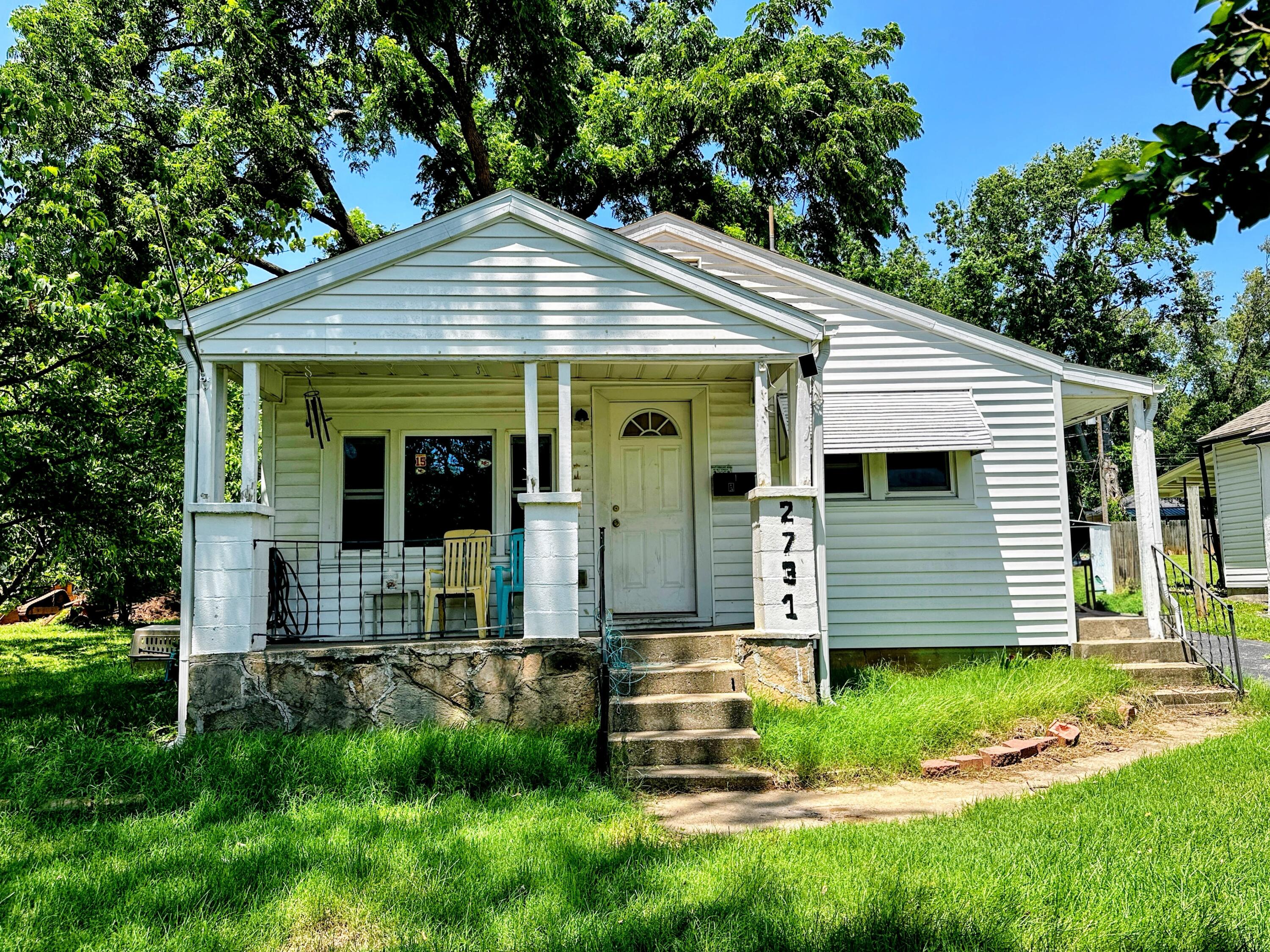 2731 West Walnut Street Property Photo 3