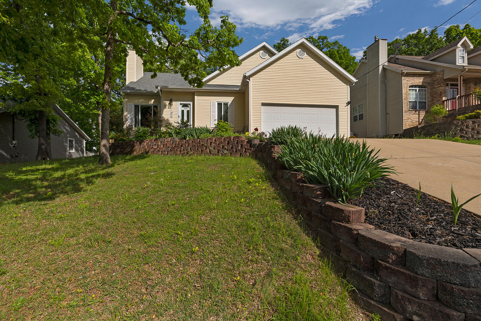 420 Amanda Road Property Photo 3