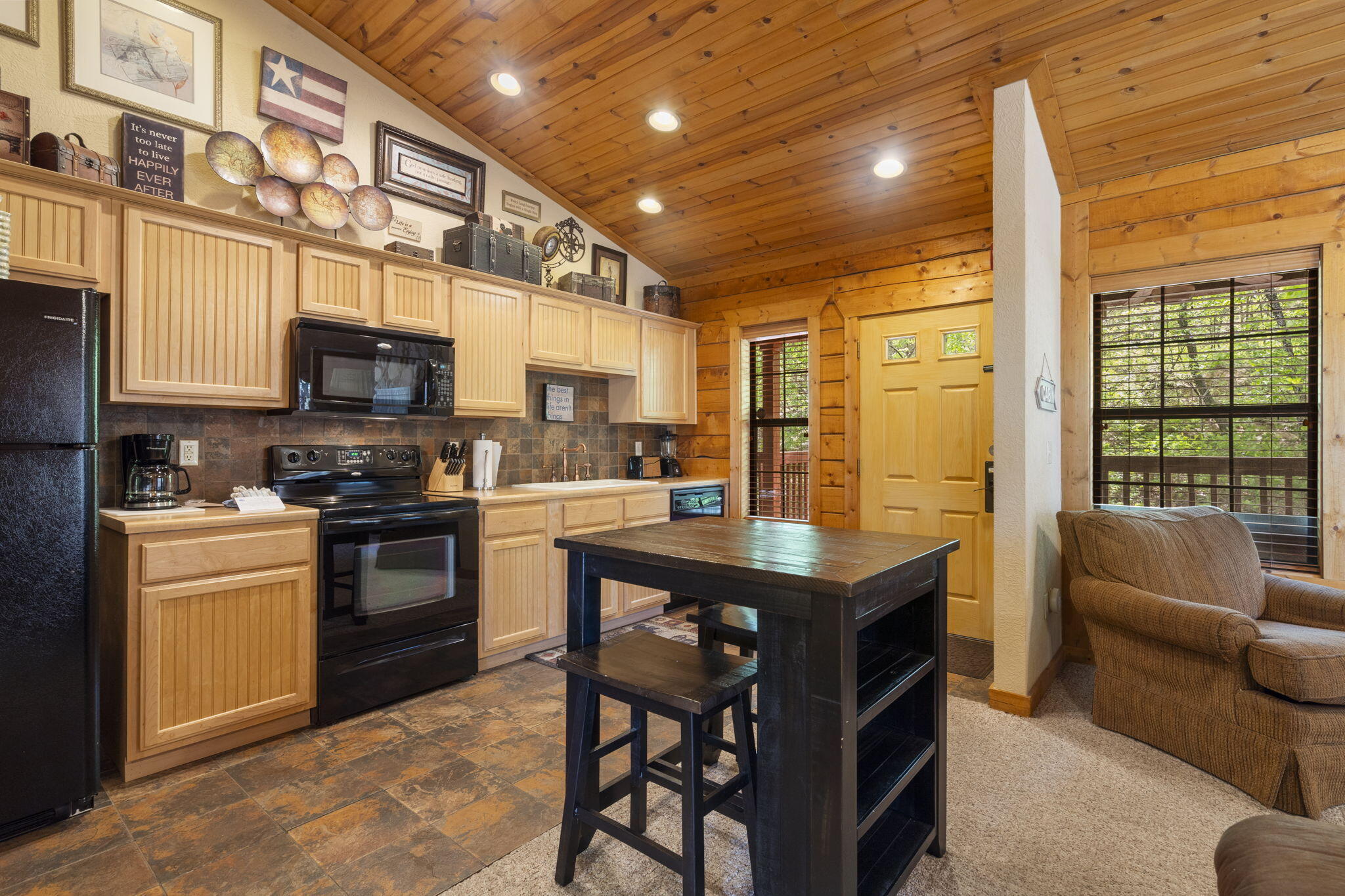 141 Rock Candy Lane Property Photo 3