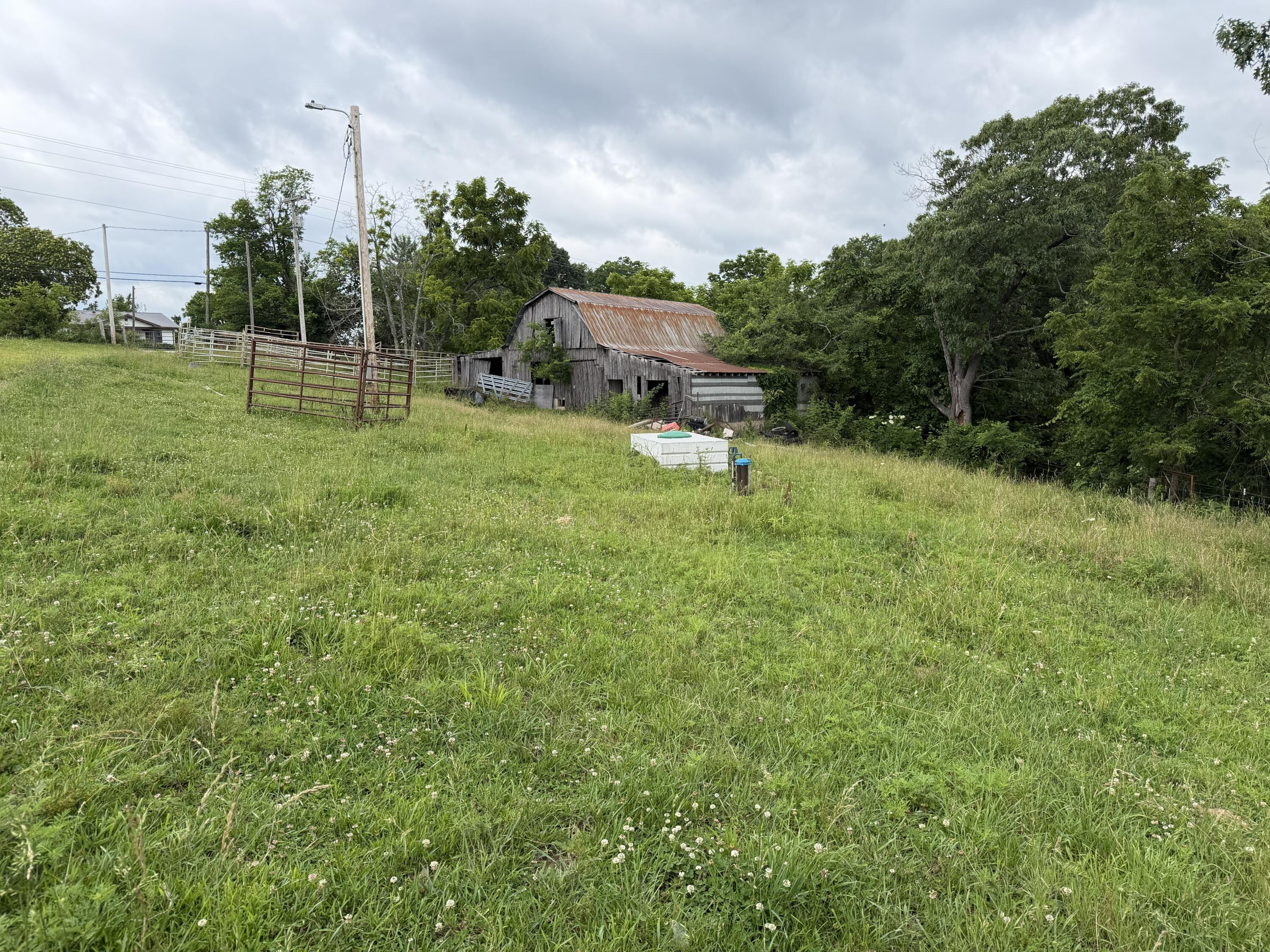 000 N Highway Property Photo 6