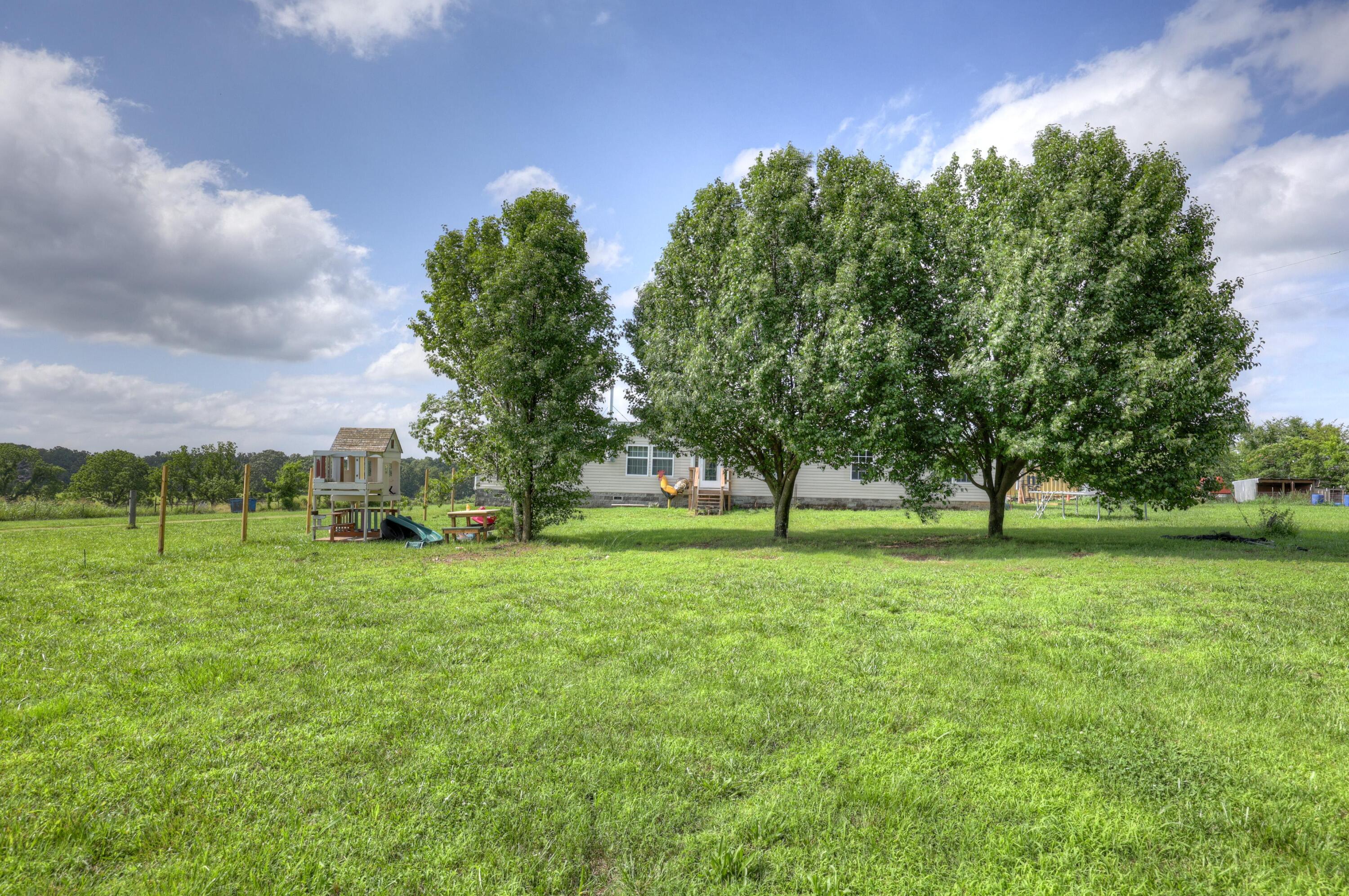 9072 East State Highway 76 Property Photo 2