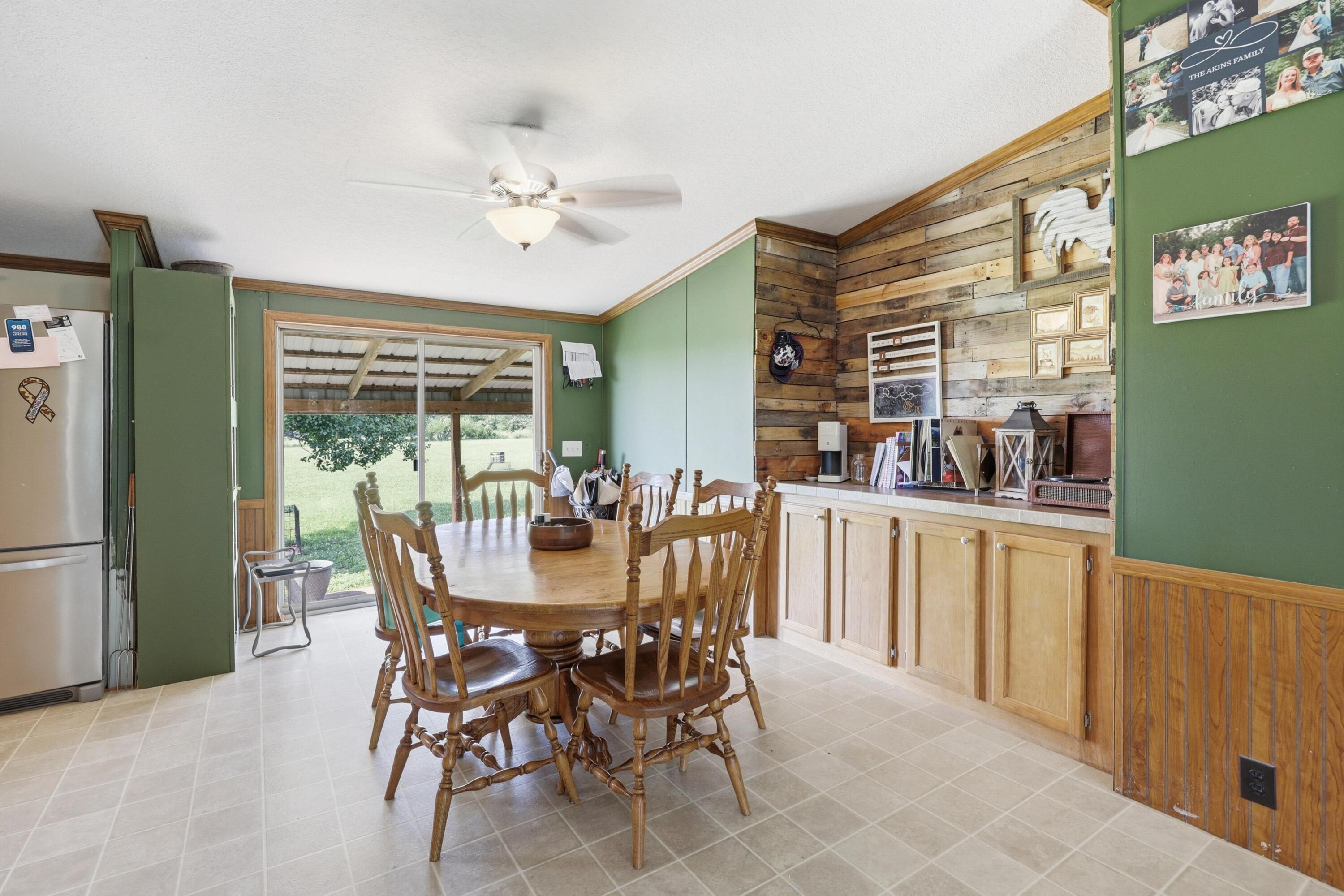 9072 East State Highway 76 Property Photo 9