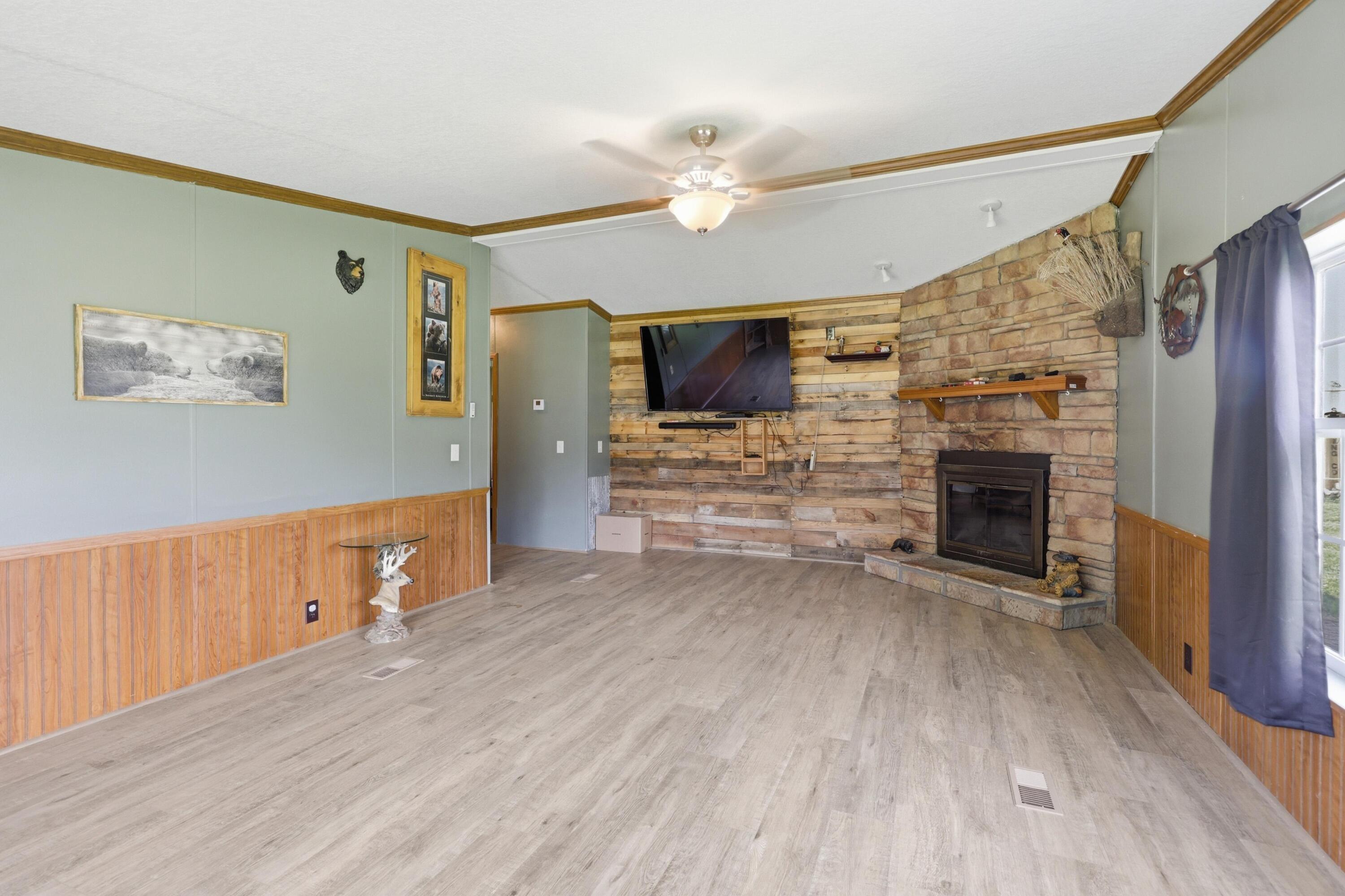 9072 East State Highway 76 Property Photo 29