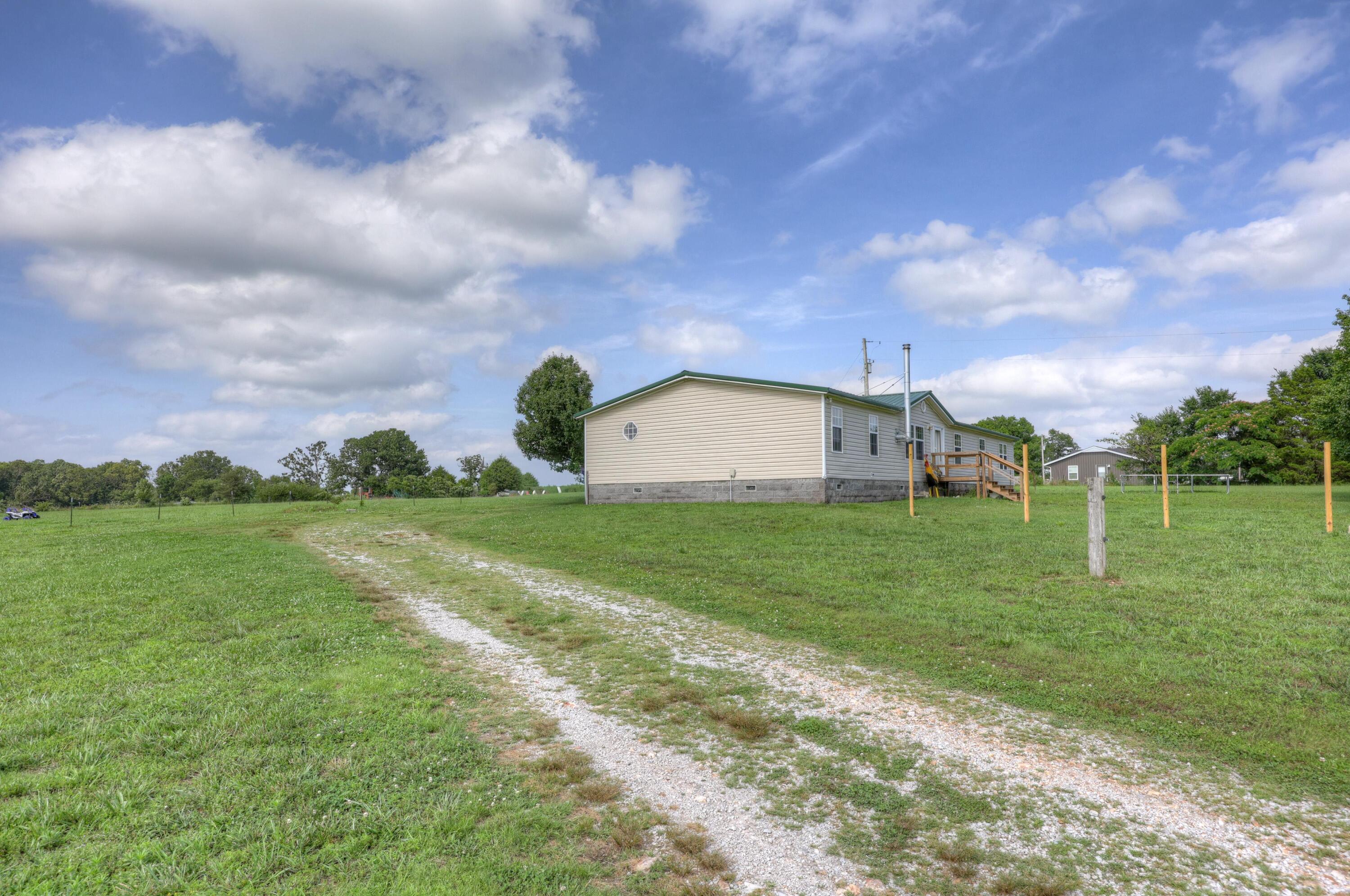 9072 East State Highway 76 Property Photo 42
