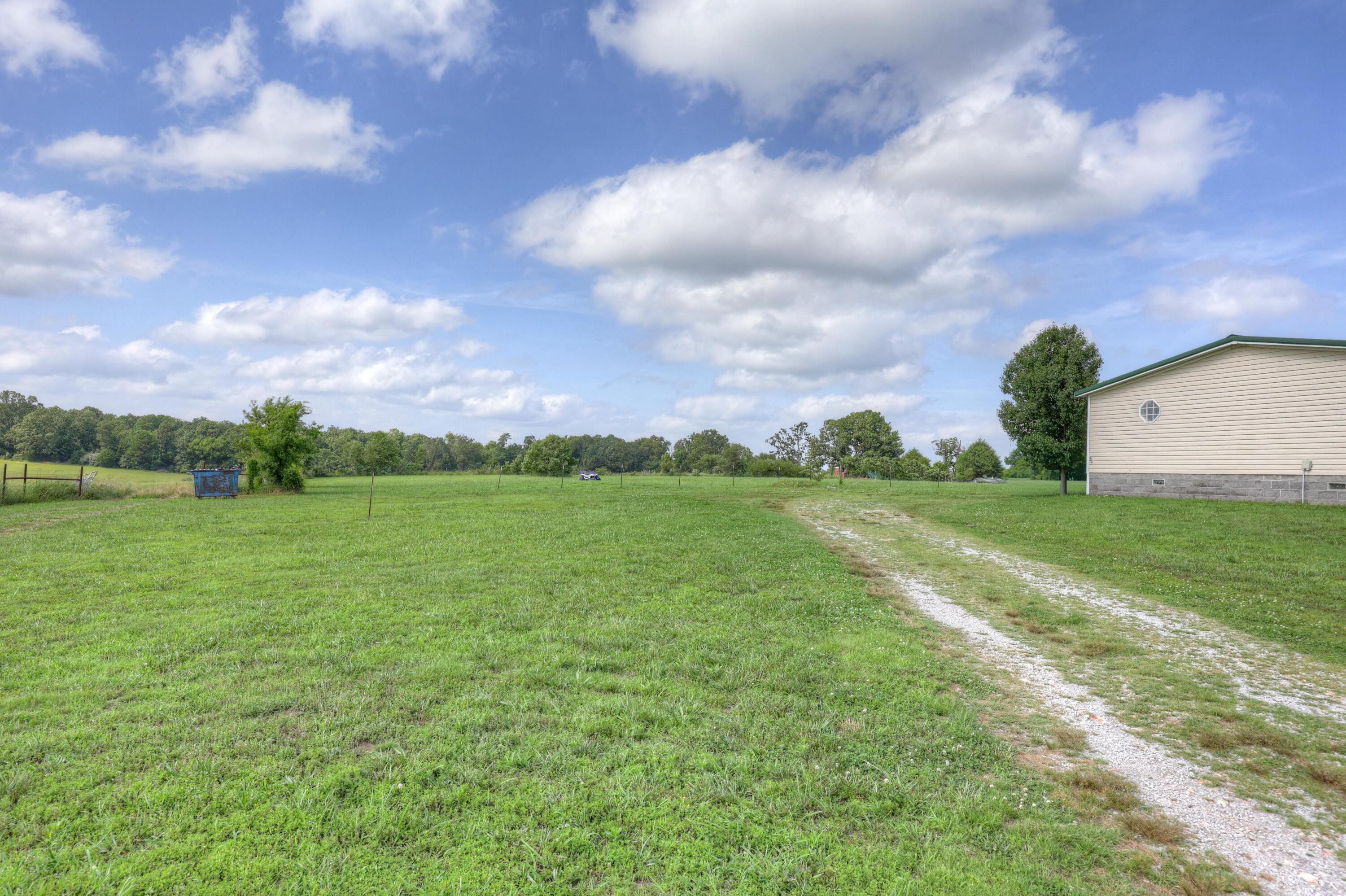 9072 East State Highway 76 Property Photo 43