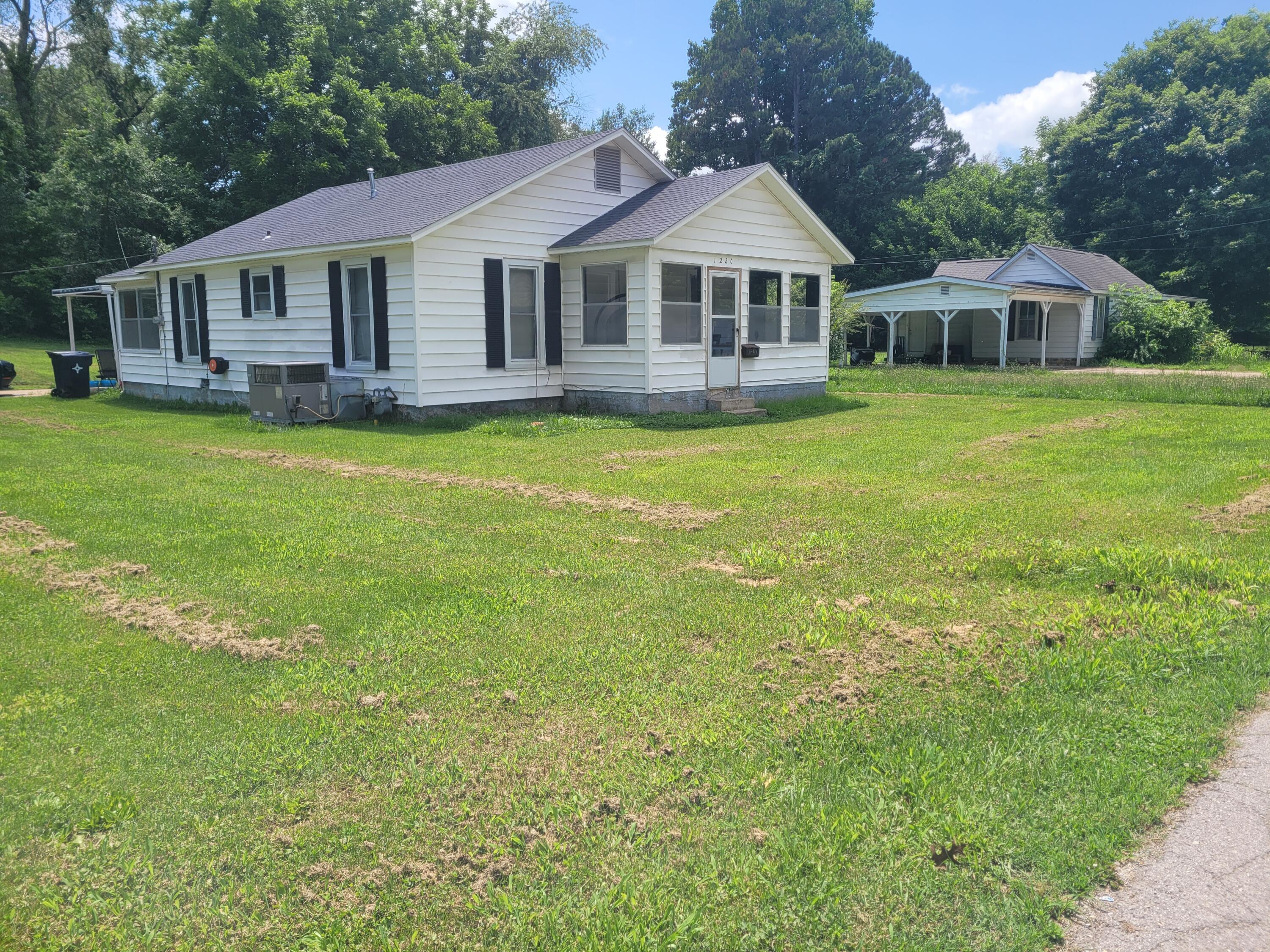 1220 Lambert Lane Property Photo 1
