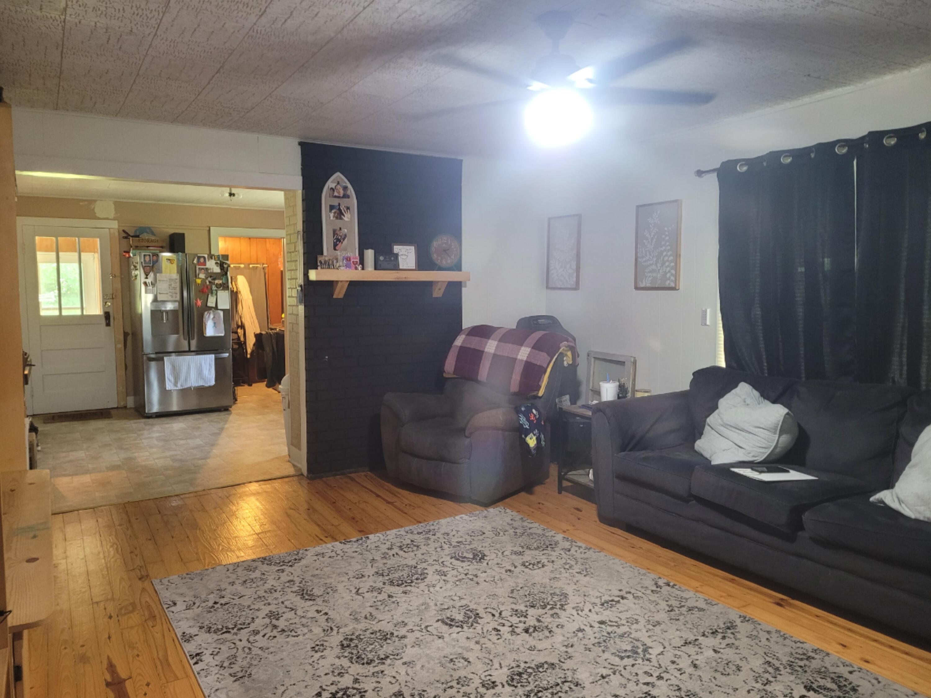 1220 Lambert Lane Property Photo 5