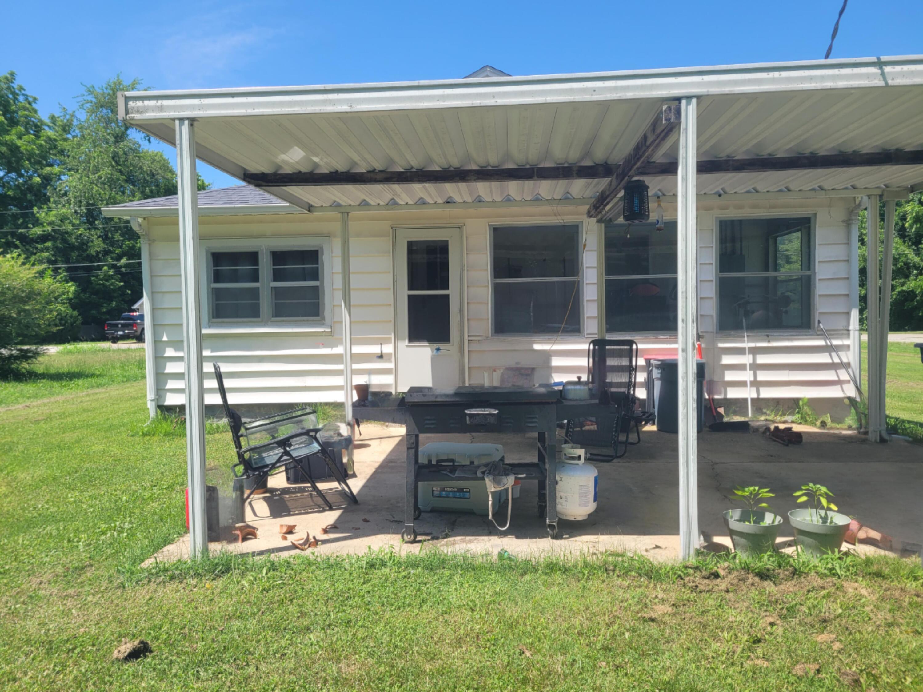 1220 Lambert Lane Property Photo 16
