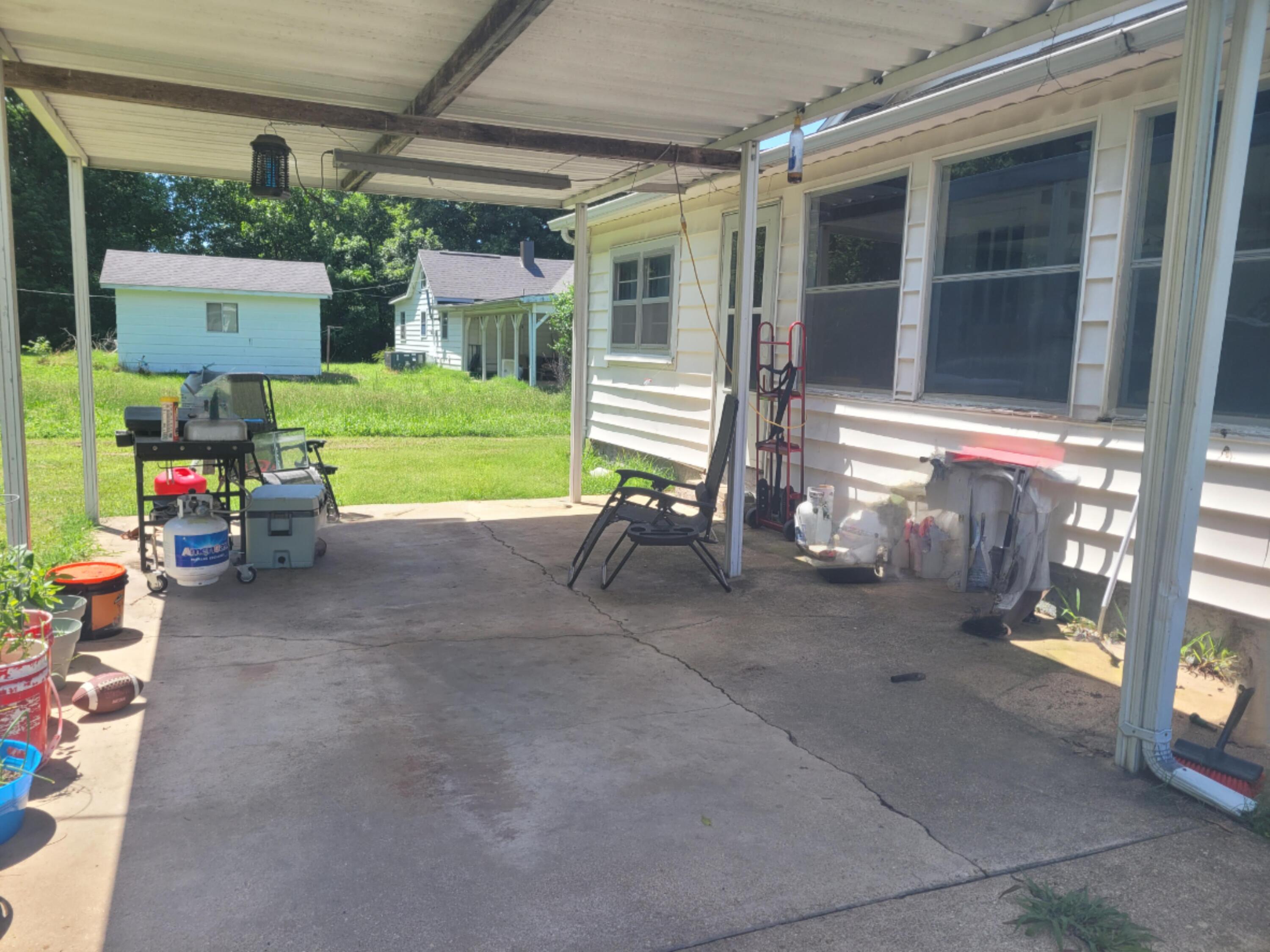 1220 Lambert Lane Property Photo 17