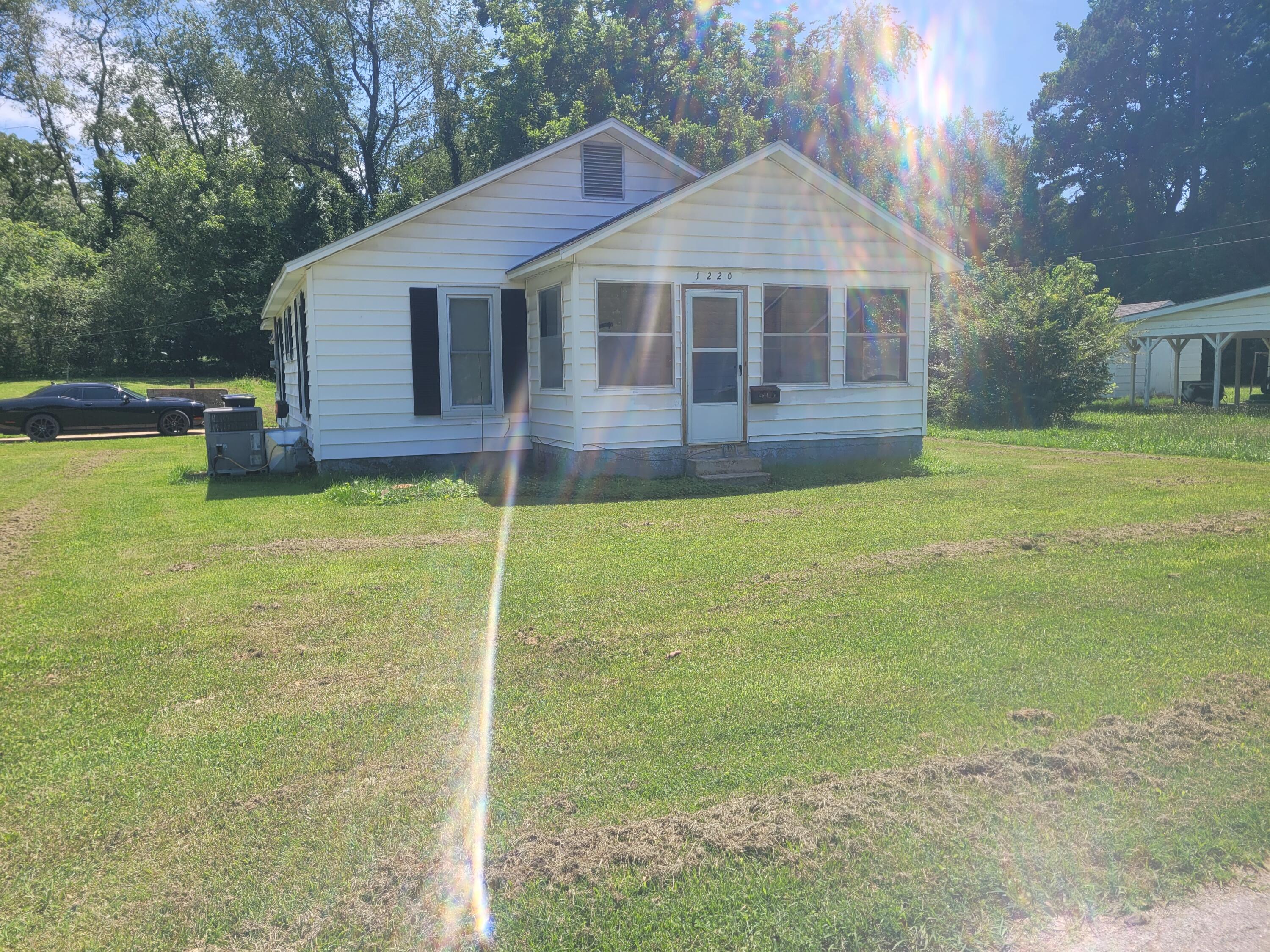 1220 Lambert Lane Property Photo 24
