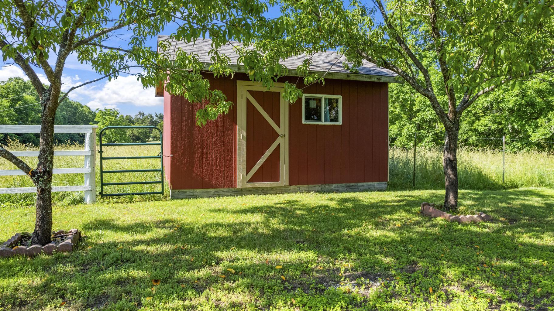 728 Haugwood Ranch Road Property Photo 8