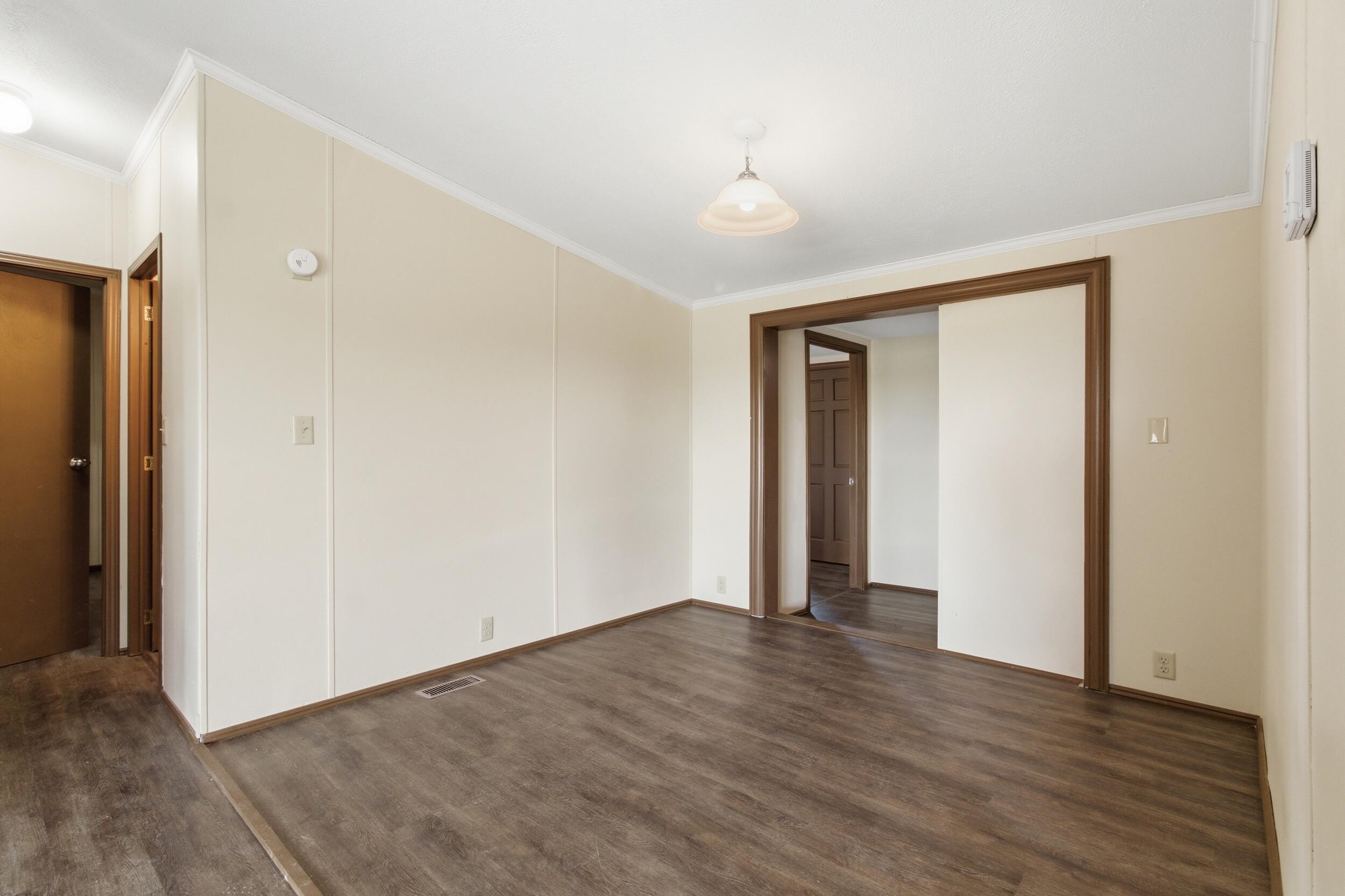 23594 Lawrence 1200 Property Photo 11