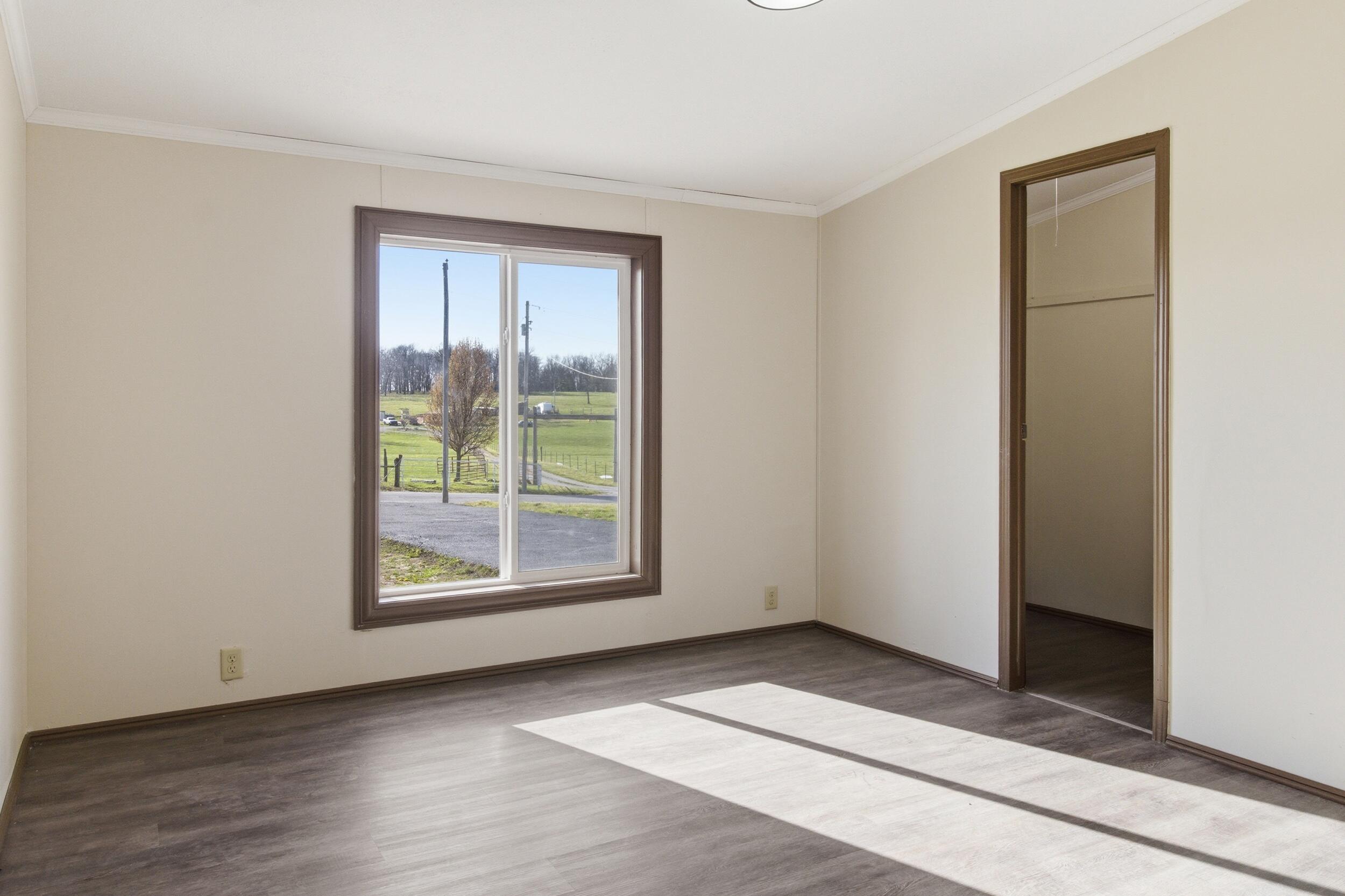 23594 Lawrence 1200 Property Photo 15