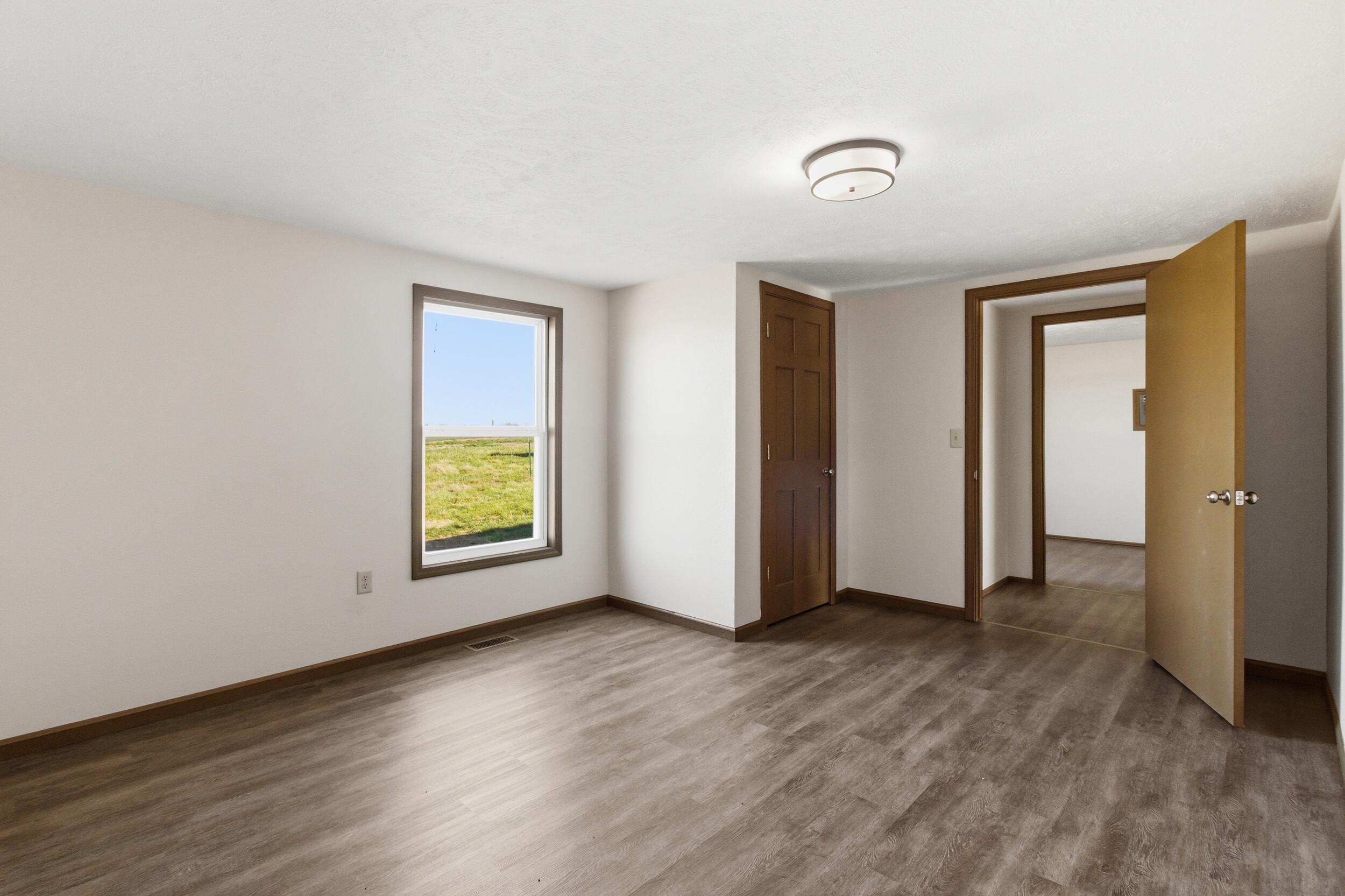 23594 Lawrence 1200 Property Photo 16