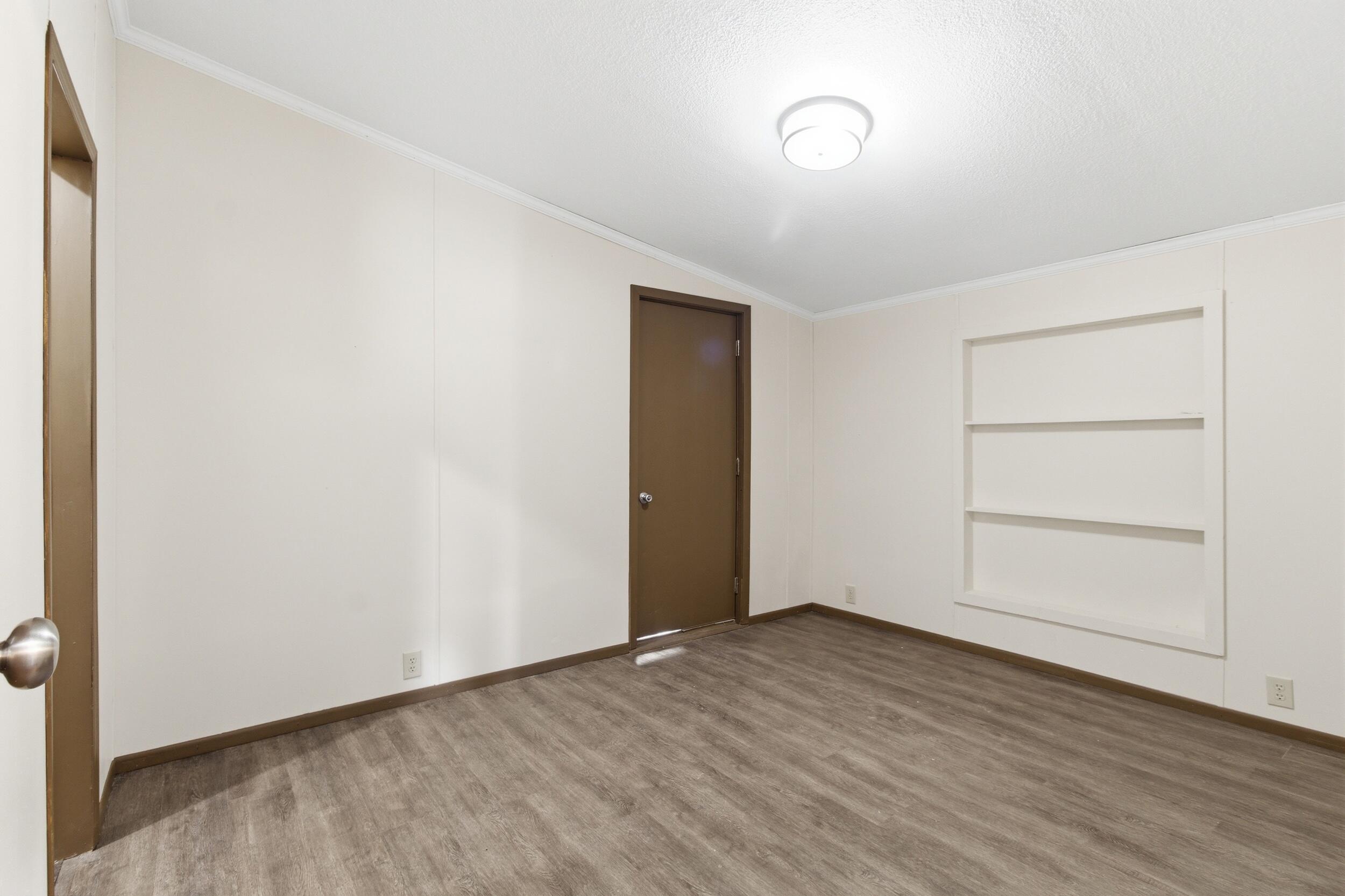 23594 Lawrence 1200 Property Photo 18