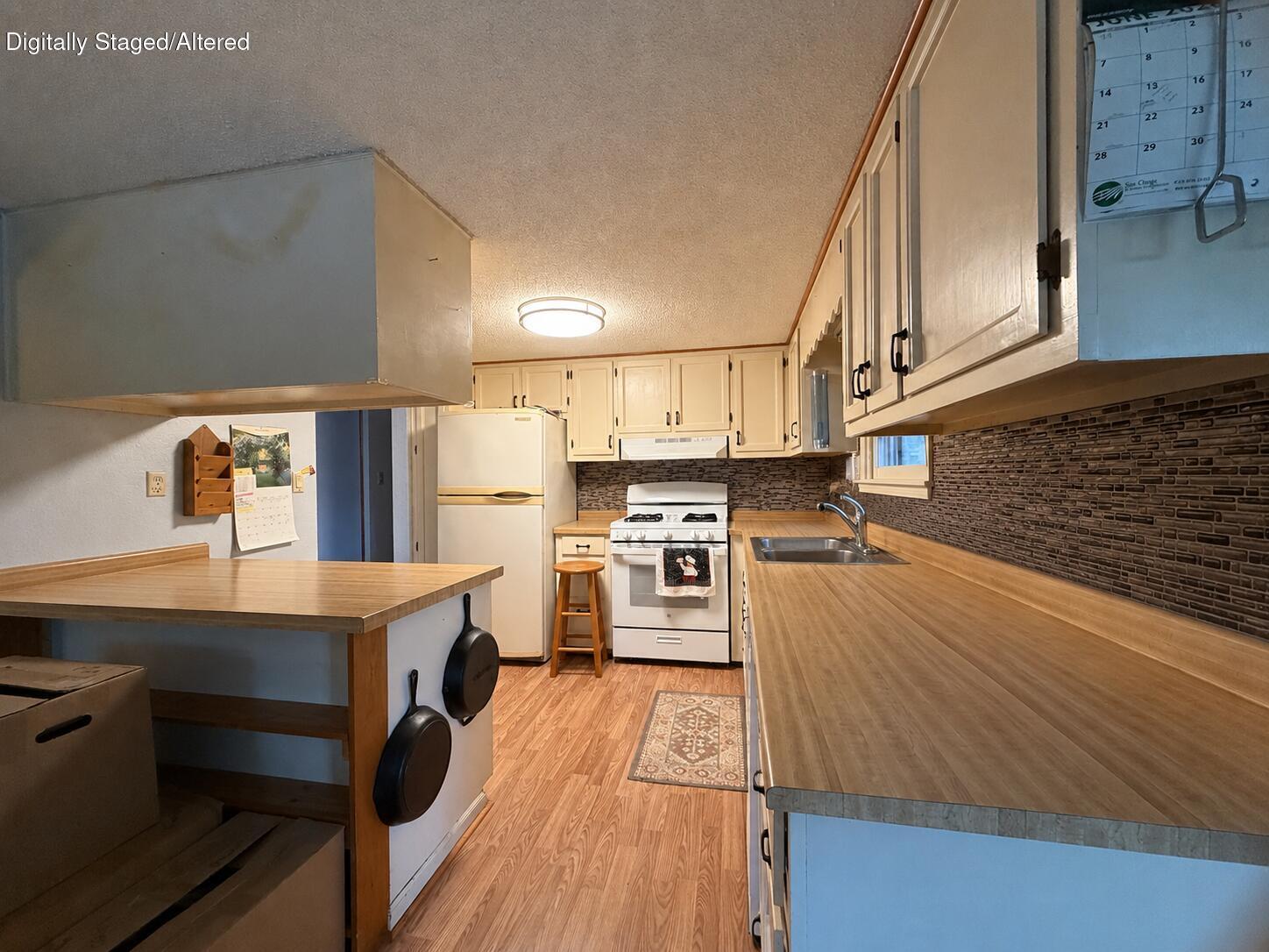1405 South 951 Road Property Photo 10