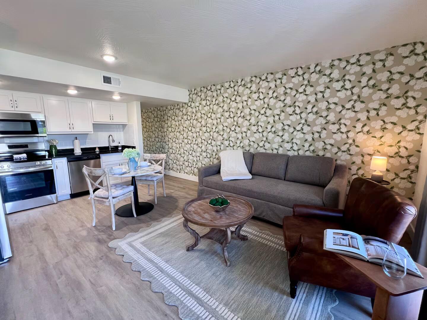 403 Veterans Boulevard # F-21 Property Photo 5