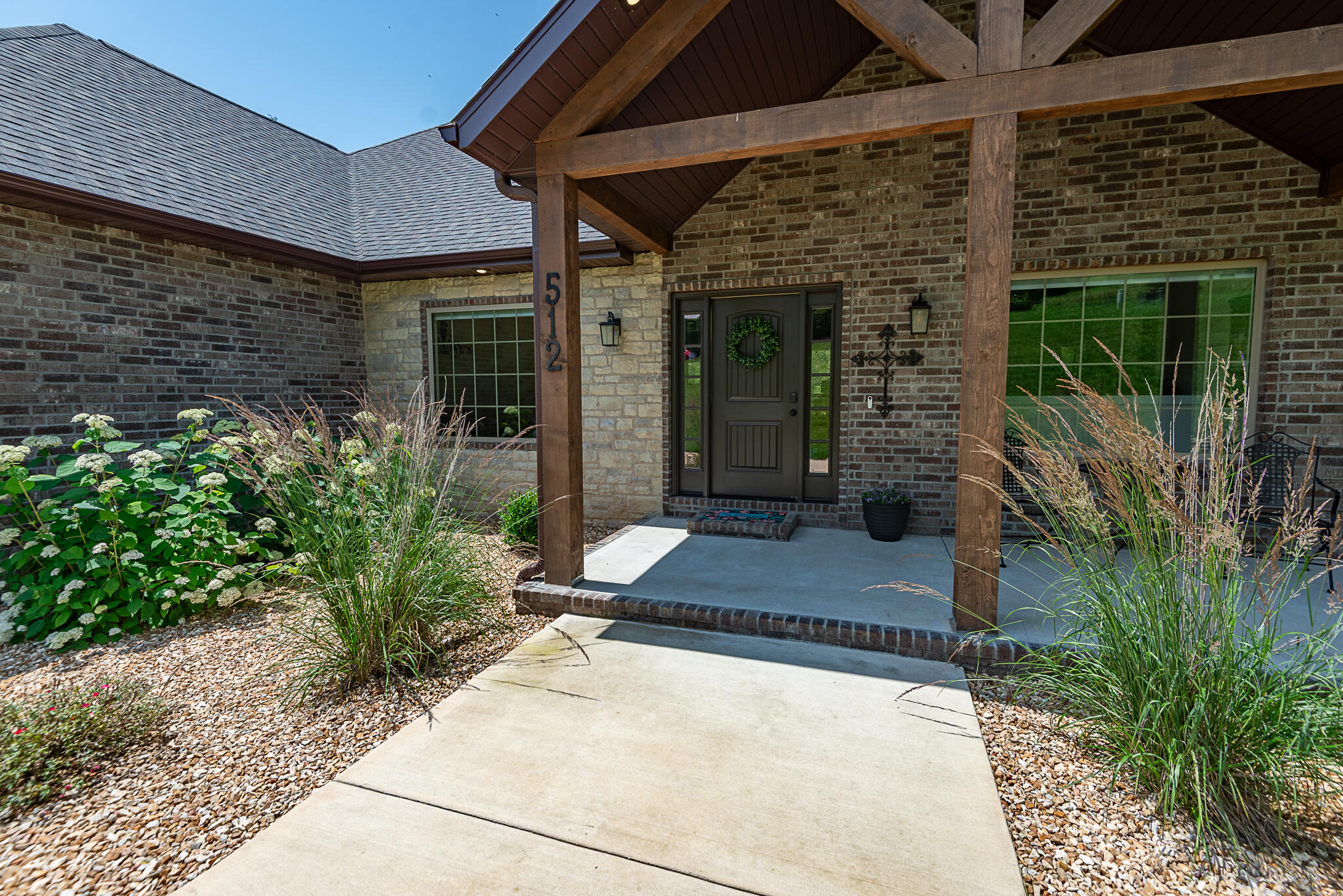 512 Creekside Terrace Property Photo 3