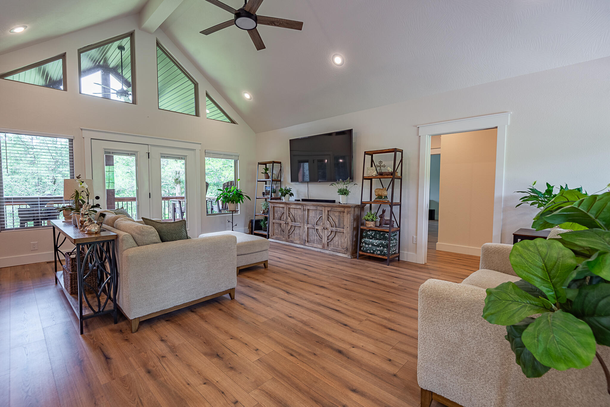 512 Creekside Terrace Property Photo 10