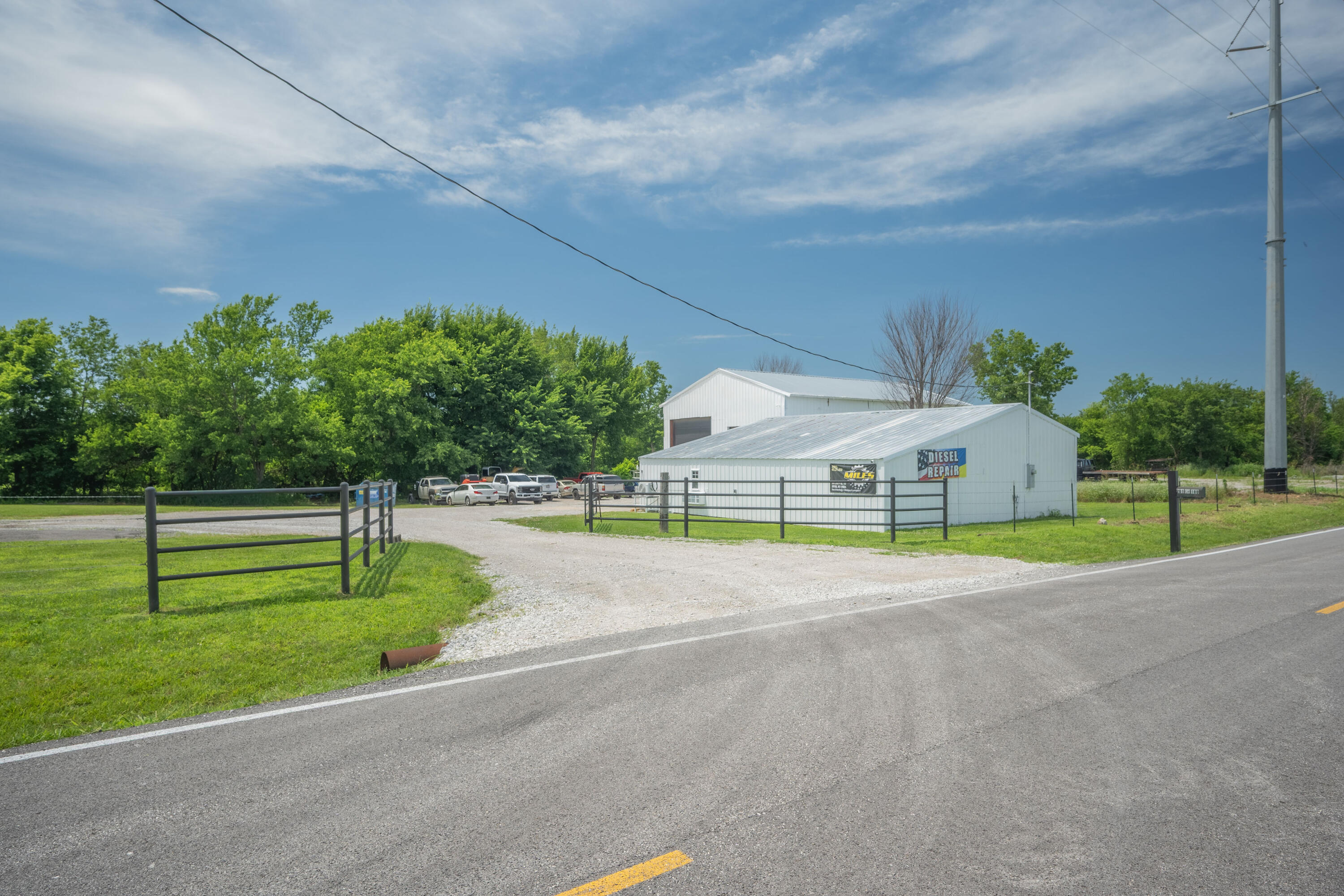 201 201 County Rd 180 Property Photo 4