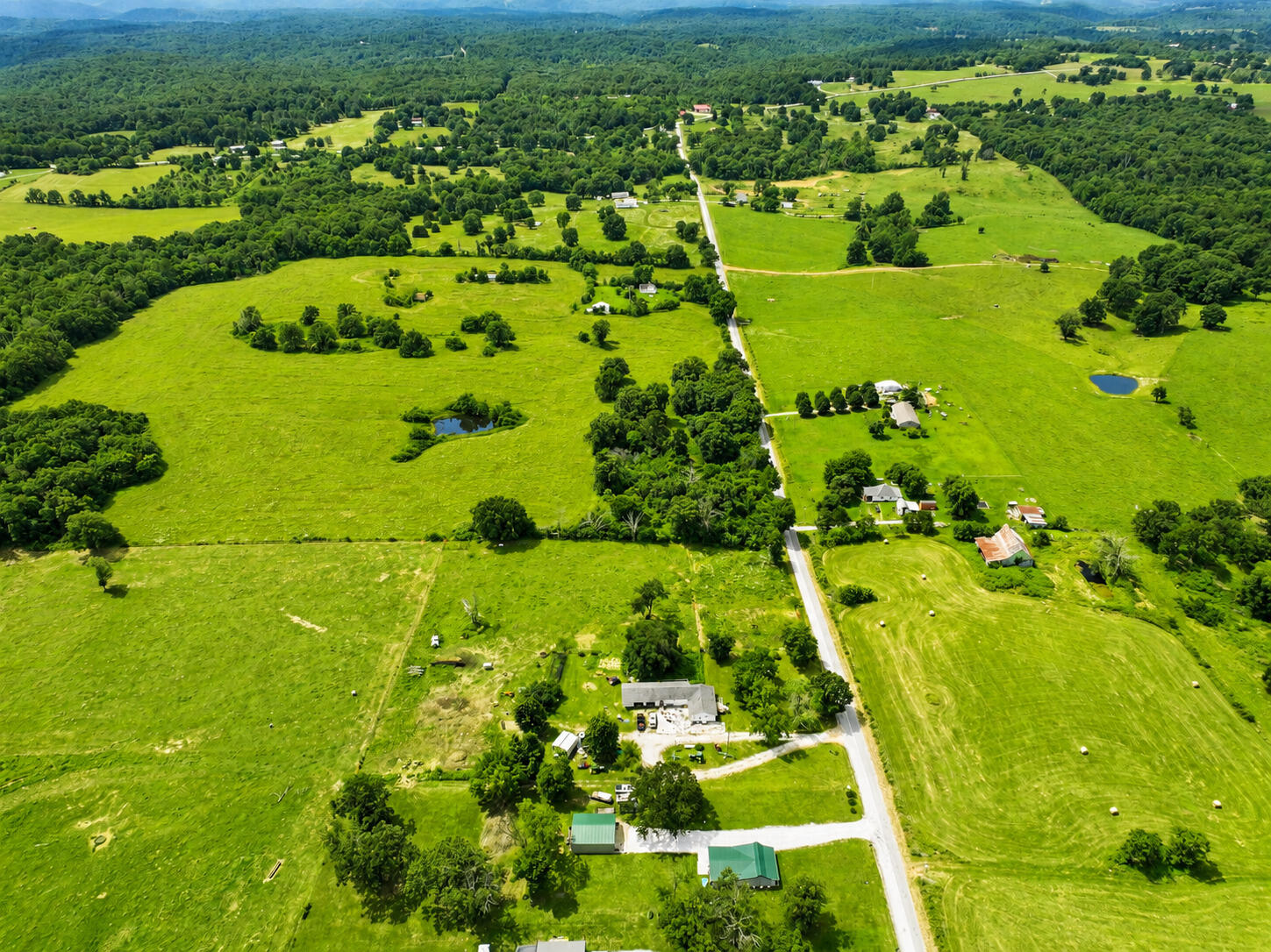 772 North Plainview Road Property Photo 14