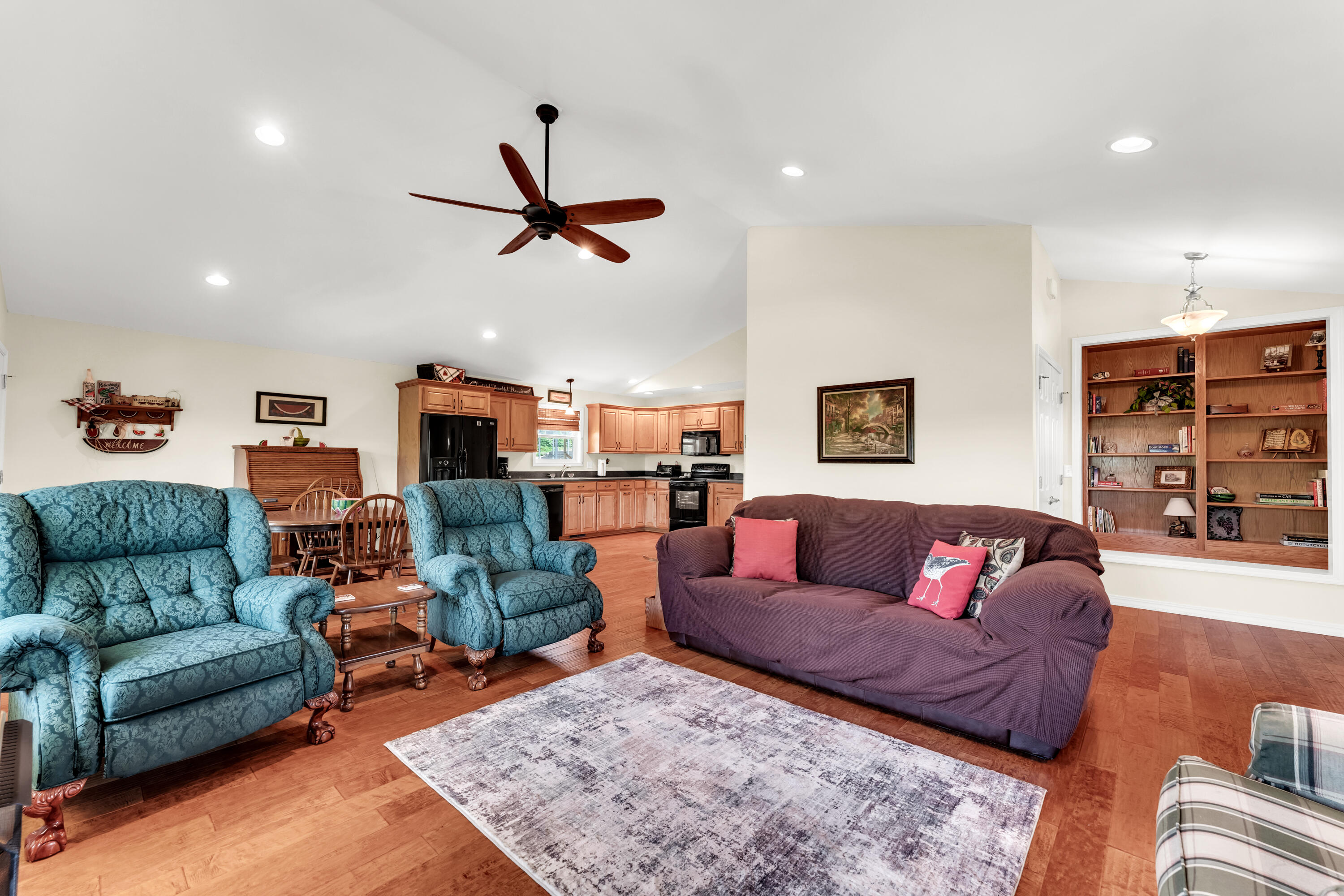 160 Hill Drive Property Photo 4