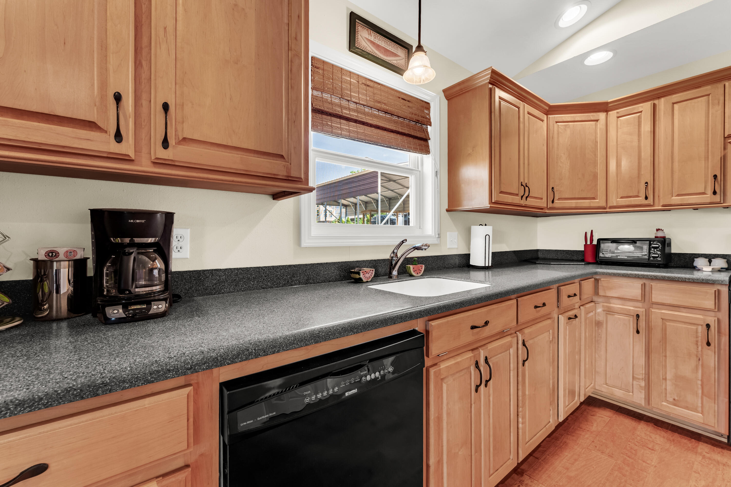 160 Hill Drive Property Photo 8