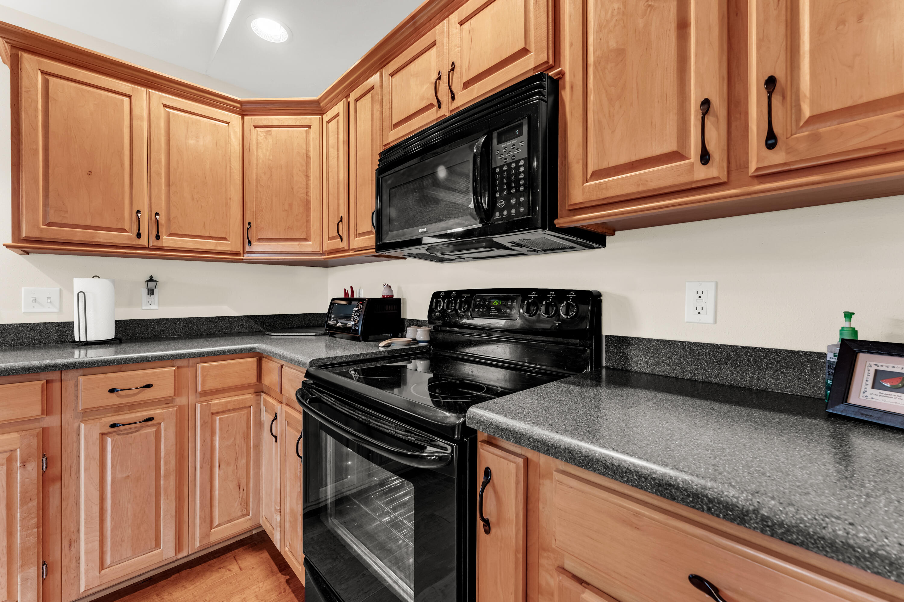 160 Hill Drive Property Photo 9