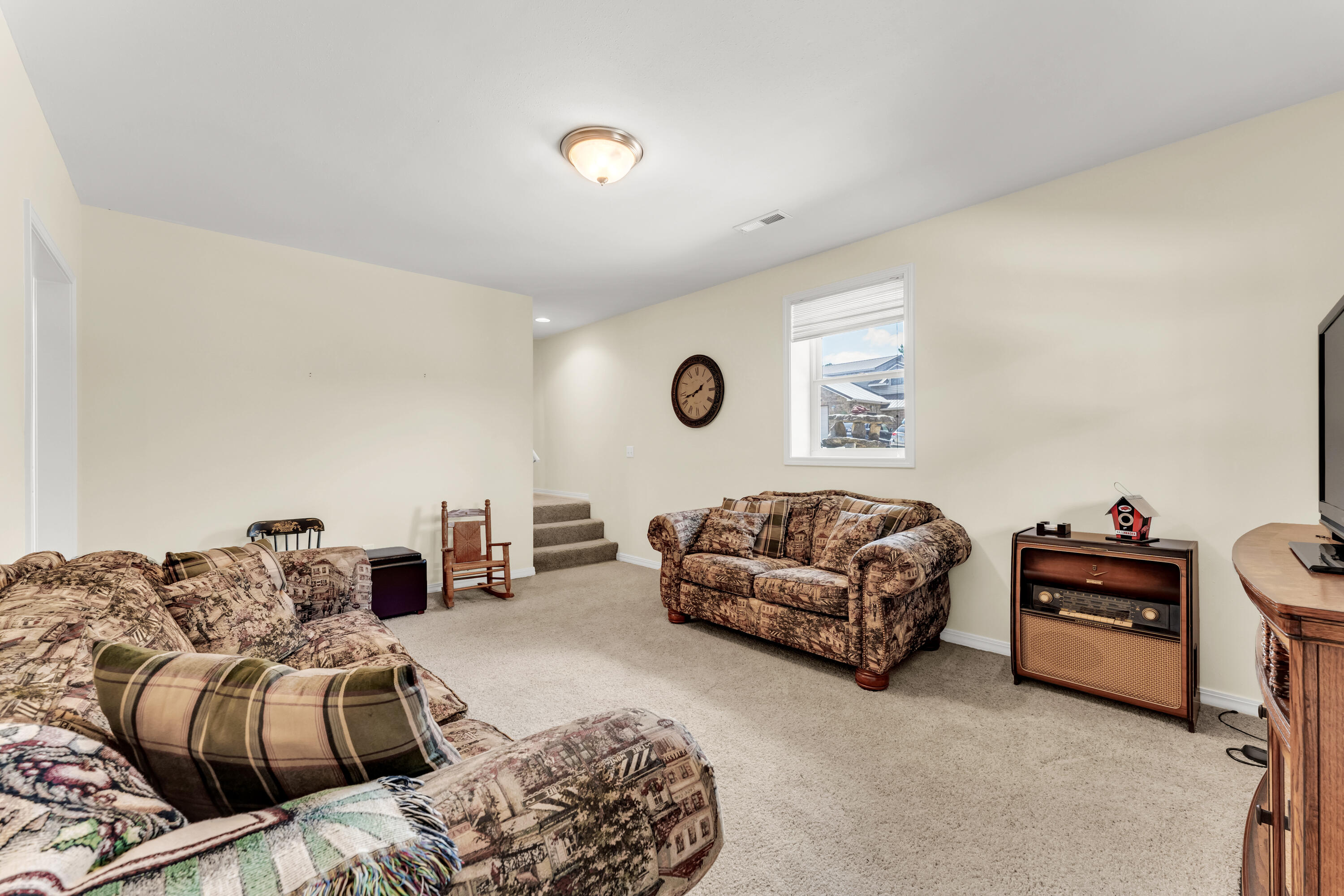 160 Hill Drive Property Photo 14
