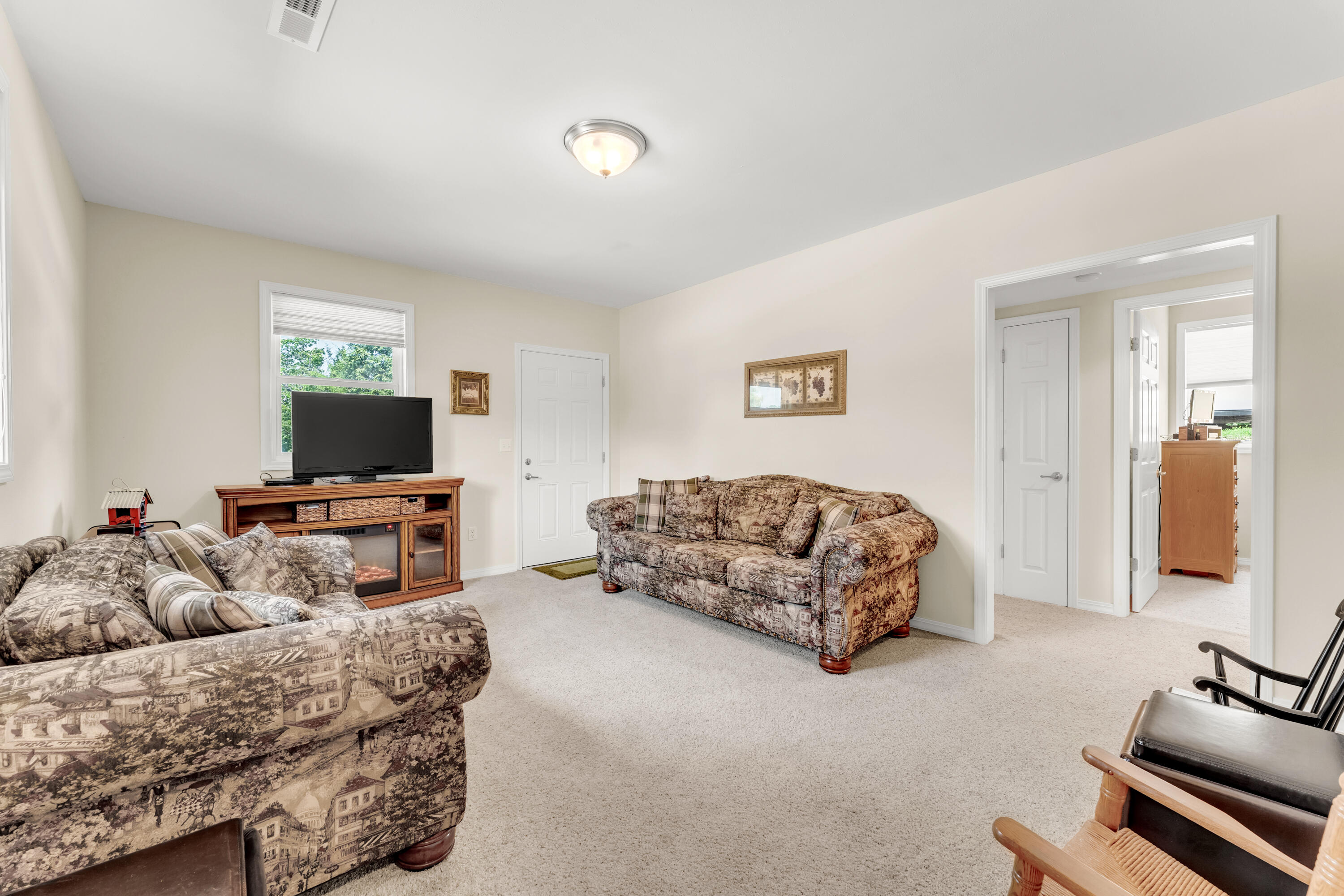 160 Hill Drive Property Photo 15