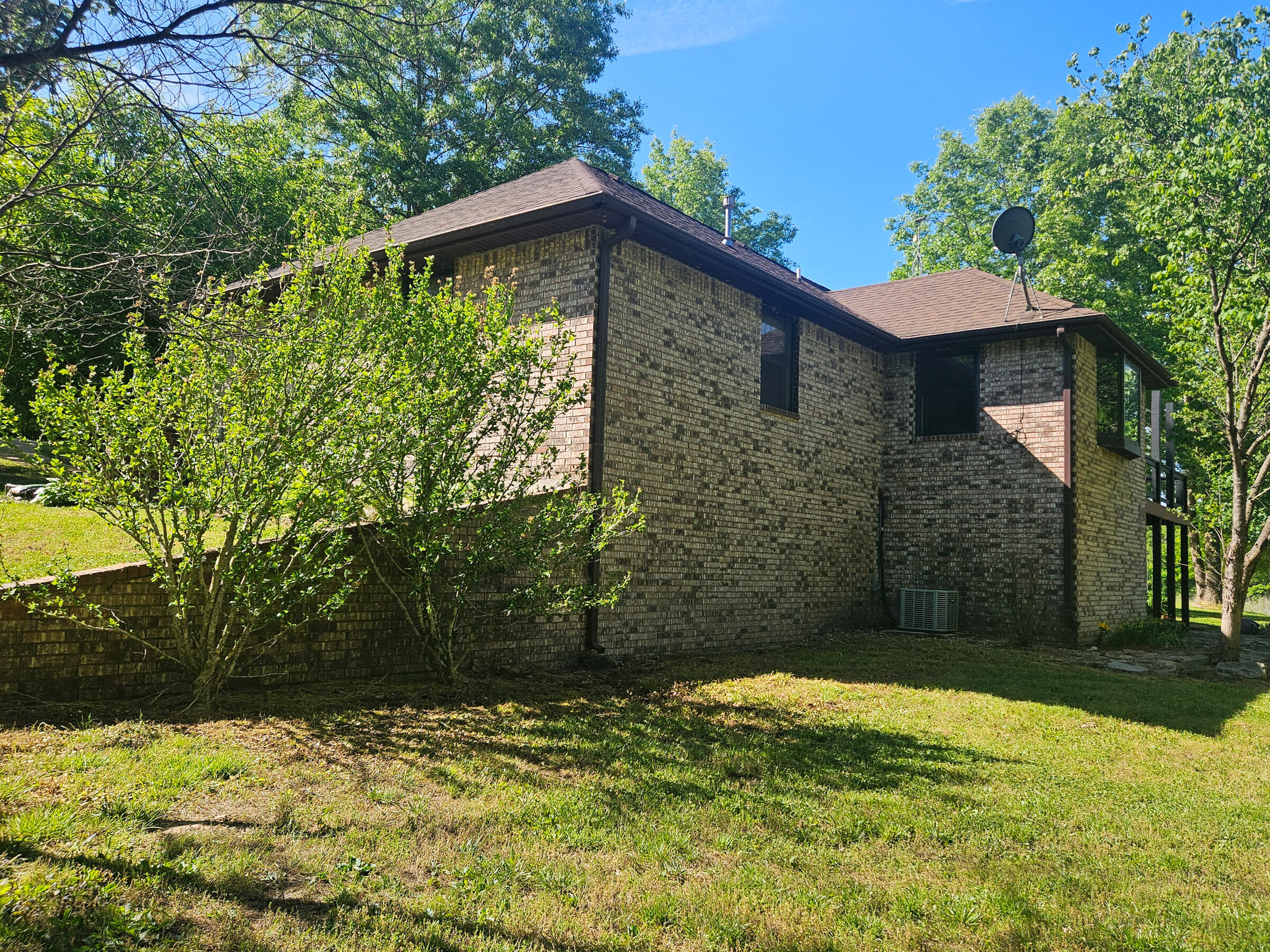 6689 Douglas Road Property Photo 8