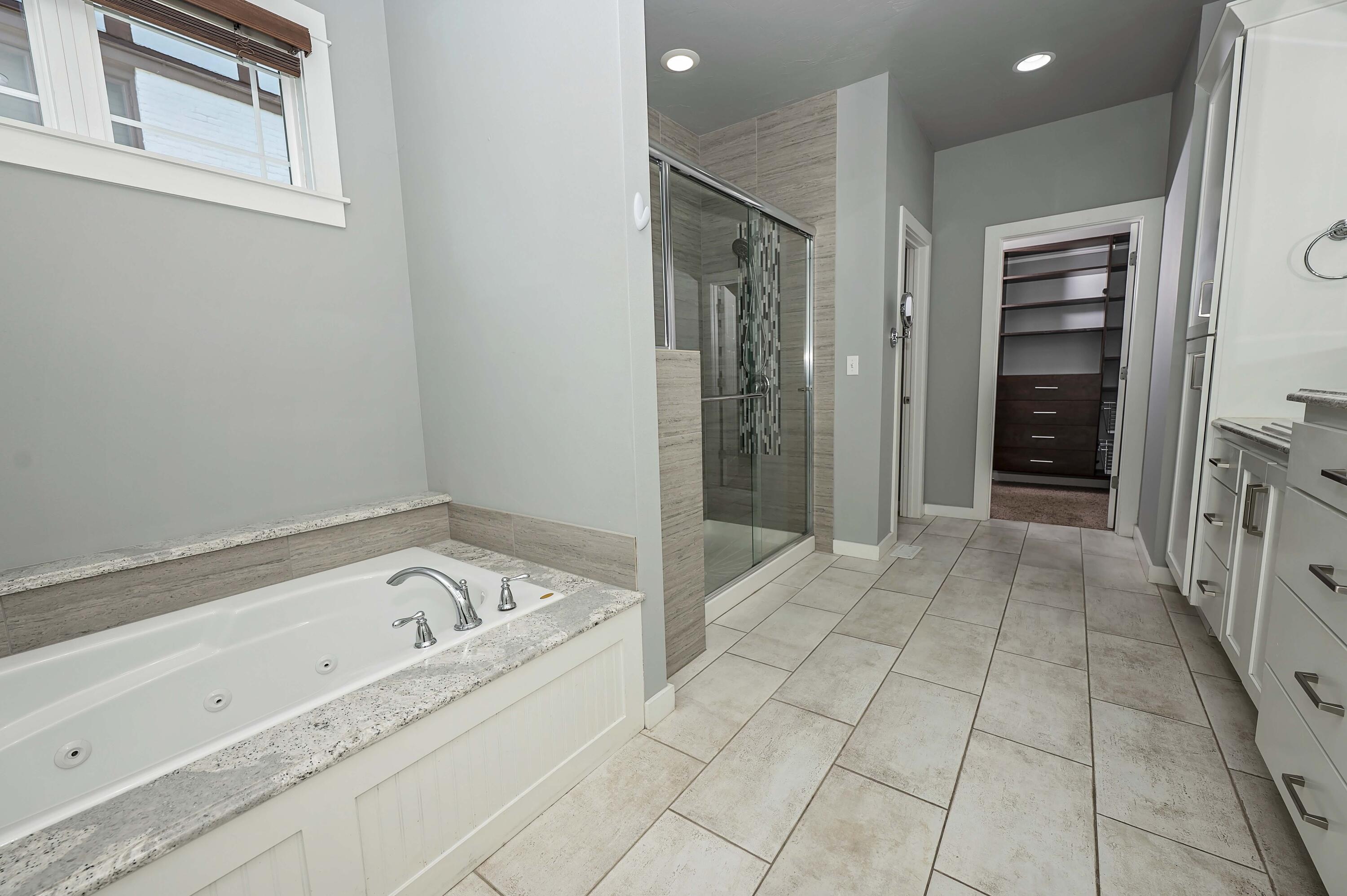 936 South Weller Avenue Property Photo 37