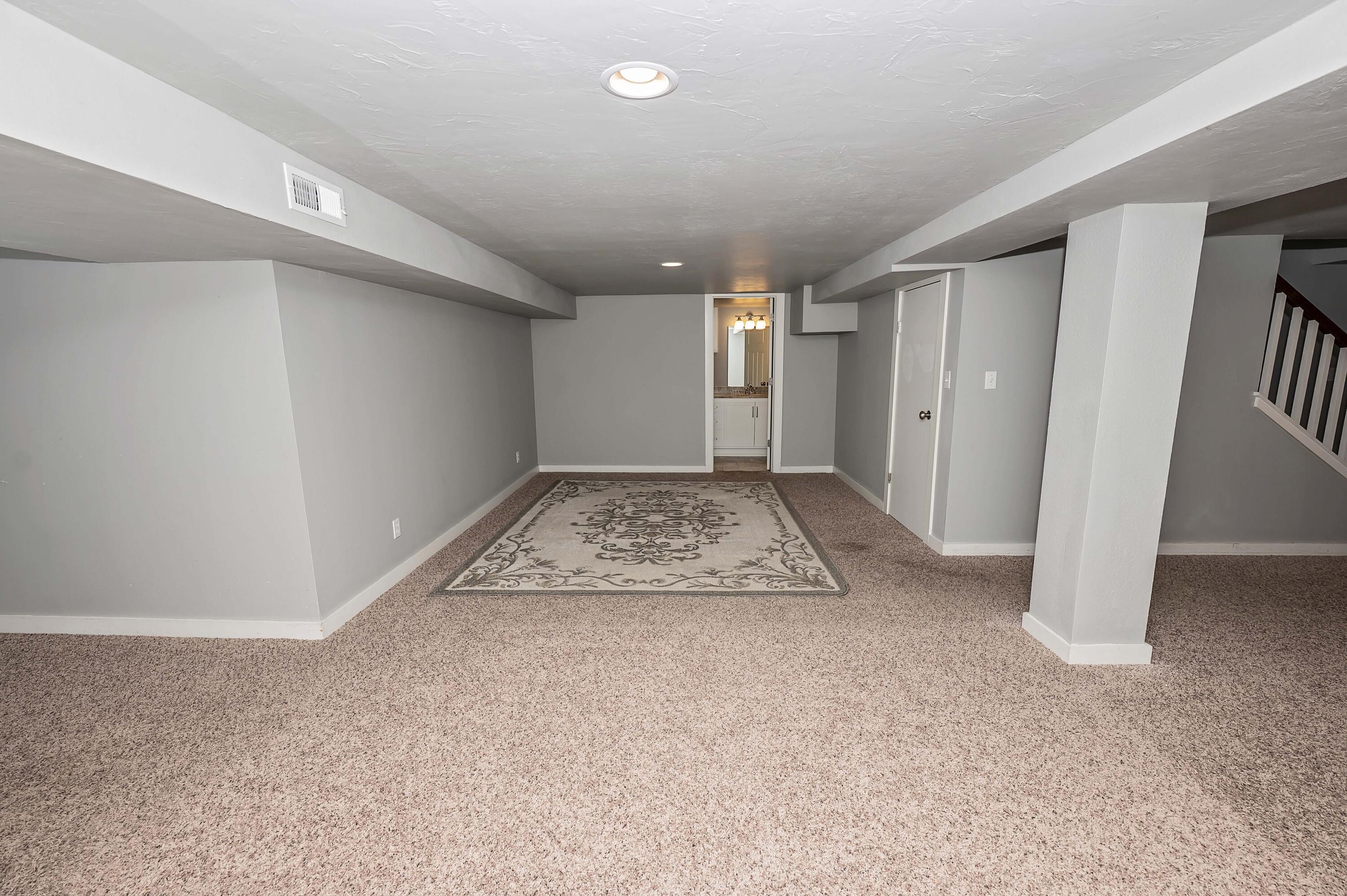 936 South Weller Avenue Property Photo 60
