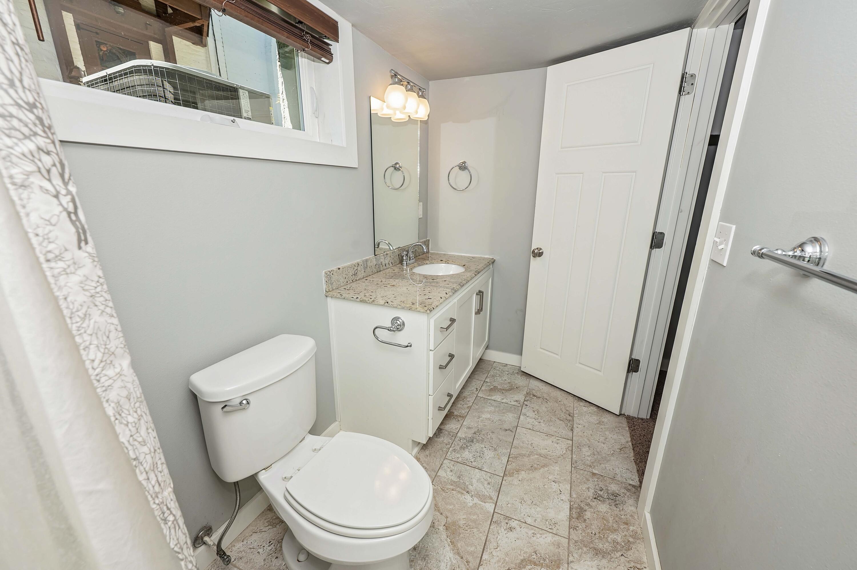 936 South Weller Avenue Property Photo 63